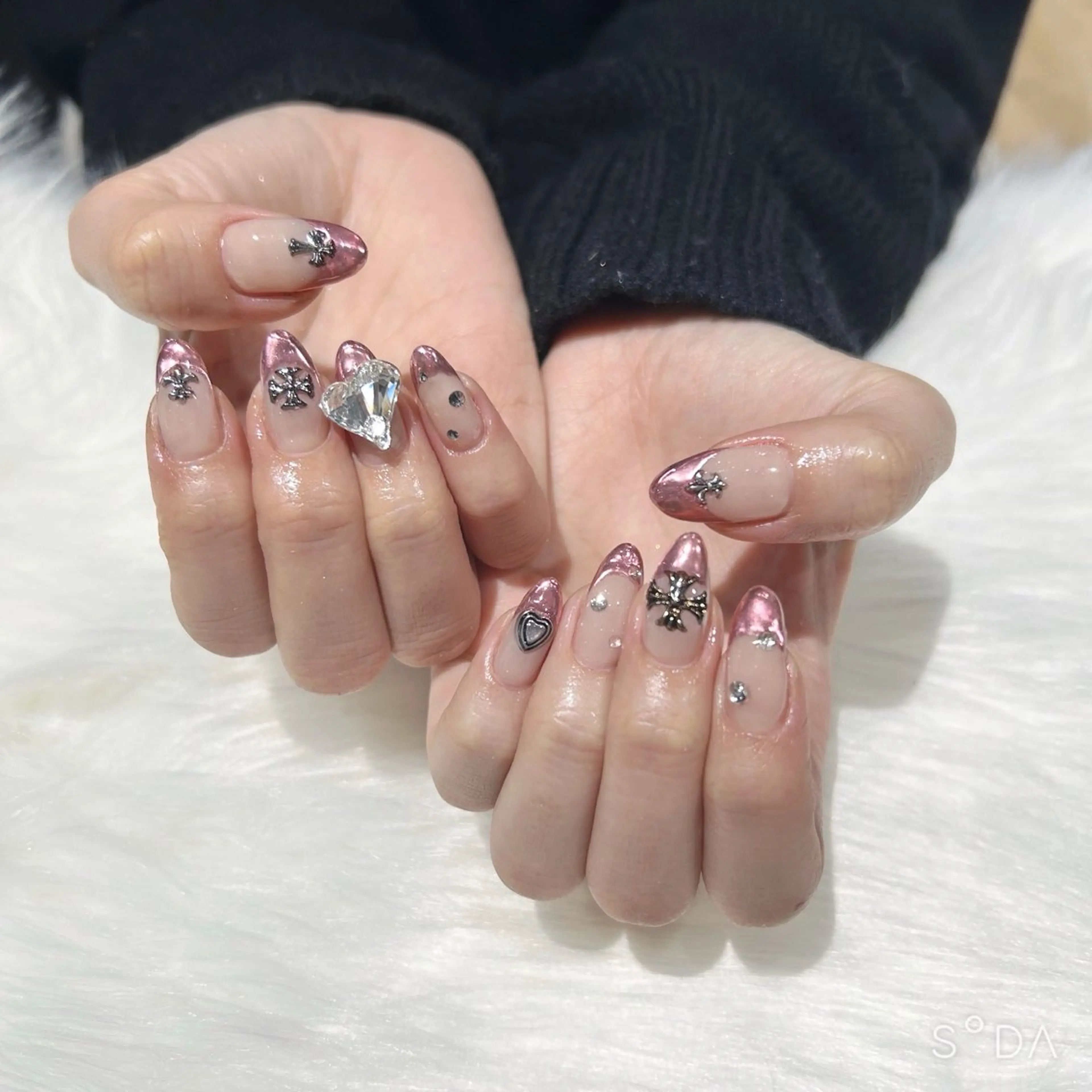 ネイル アートネイル フレンチネイル ミラーネイル ピンク ハンドネイル ぷりゅねる 心斎橋のネイルデザイン