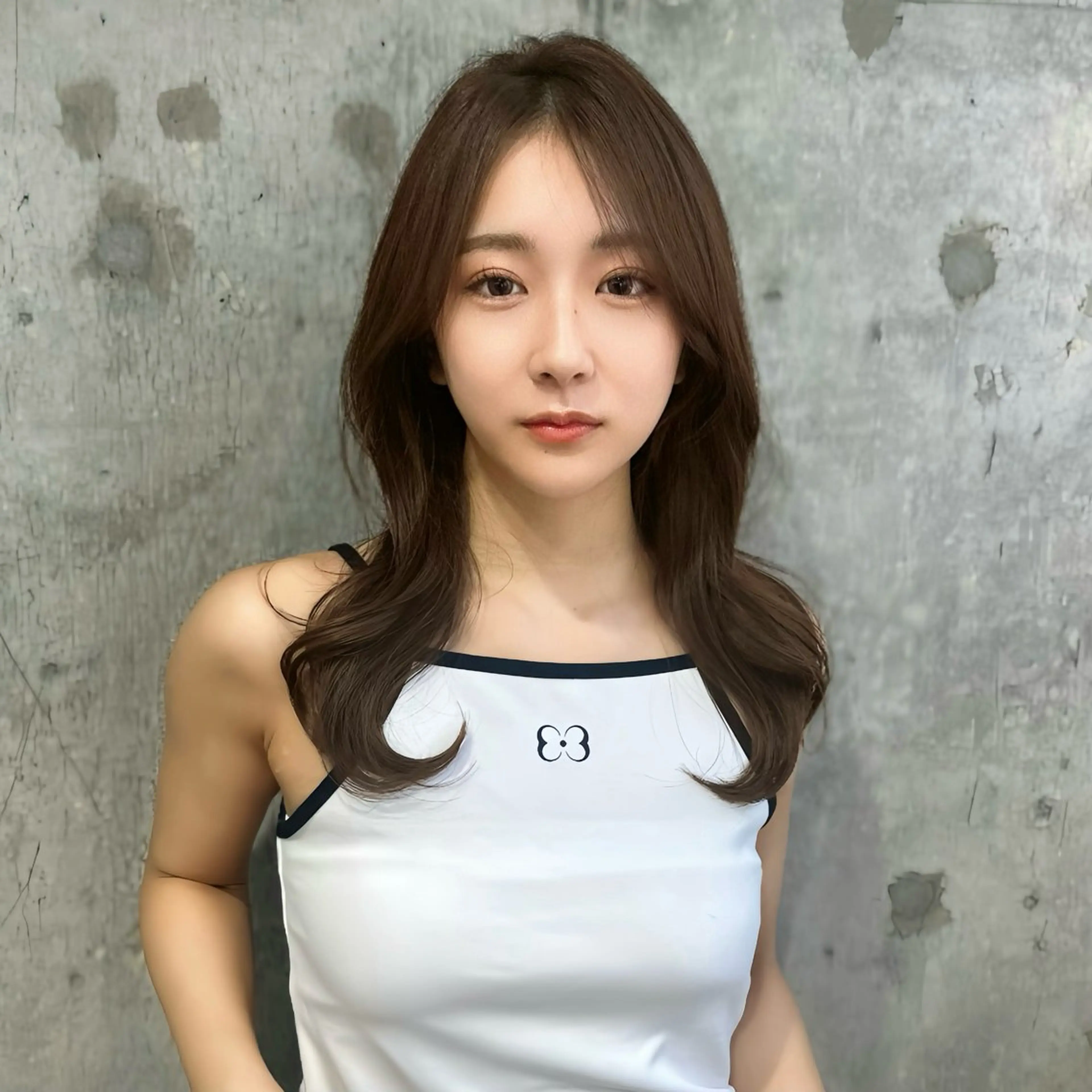 ミディアム カラー ベージュカラー グレージュ オリーブグレージュ オリーブグレー 髪質改善 カット ヘアカラー トリートメント ヘッドスパ 髪質改善/韓国ヘア レイヤー/新宿/ロミのヘアスタイル