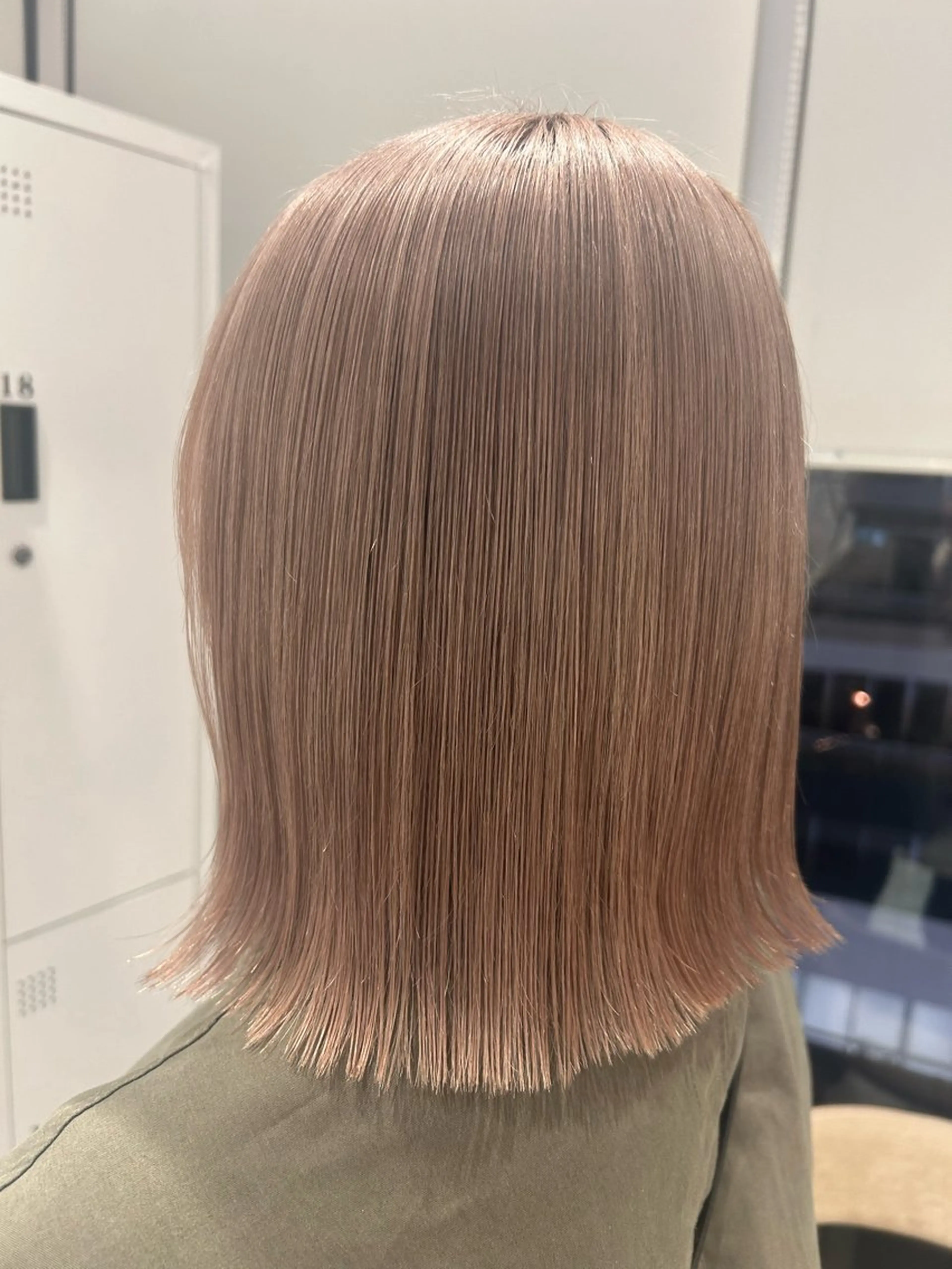 ショート カラー ボブレイヤー ベージュカラー ケアカラー 透明感カラー ダブルカラー カット ヘアカラー トリートメント ピンク/ベージュ /似合わせ/田島百華のヘアスタイル