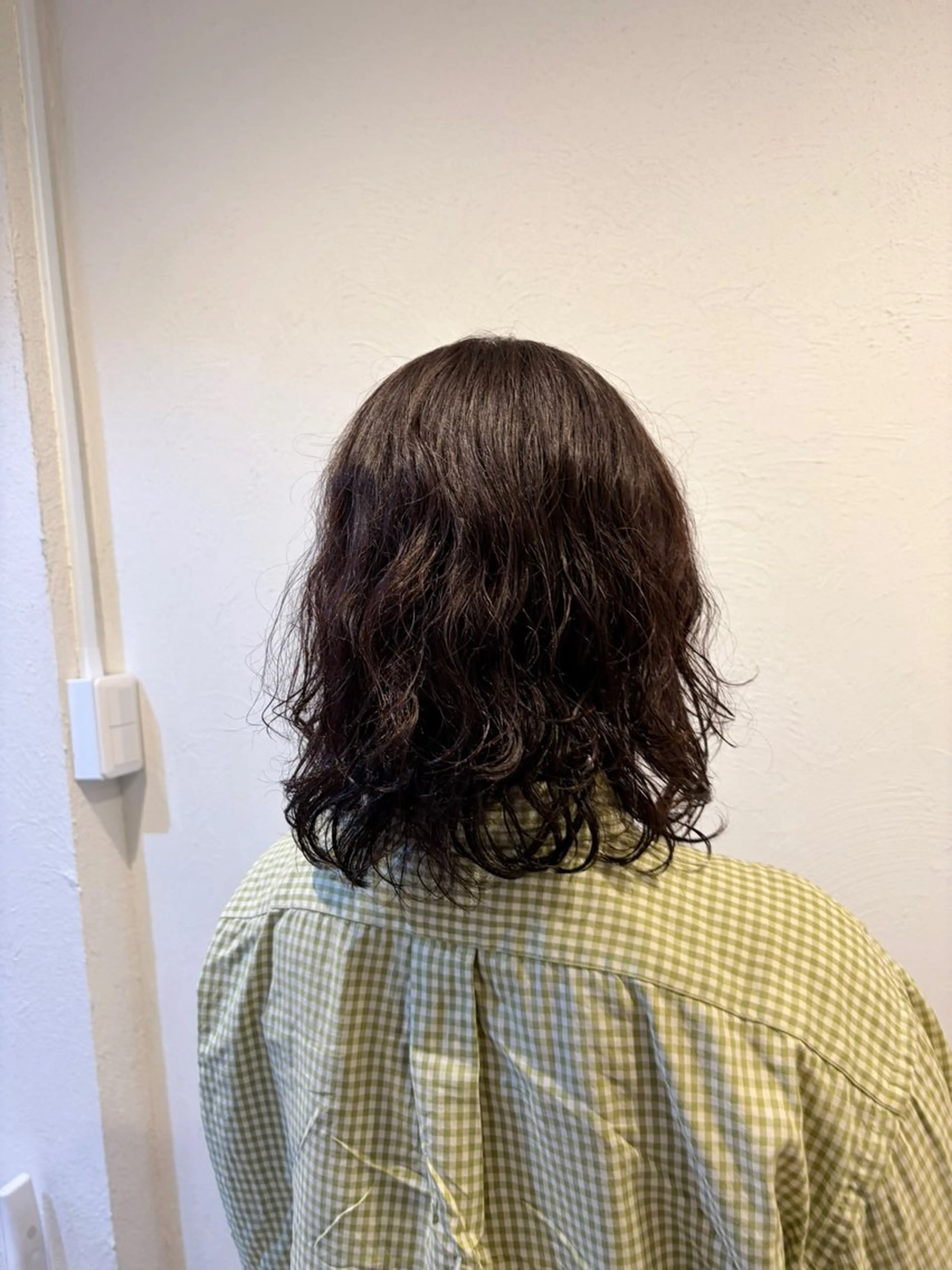 ミディアム パーマ コテ巻き風パーマ🫶 竹内七渚のヘアスタイル