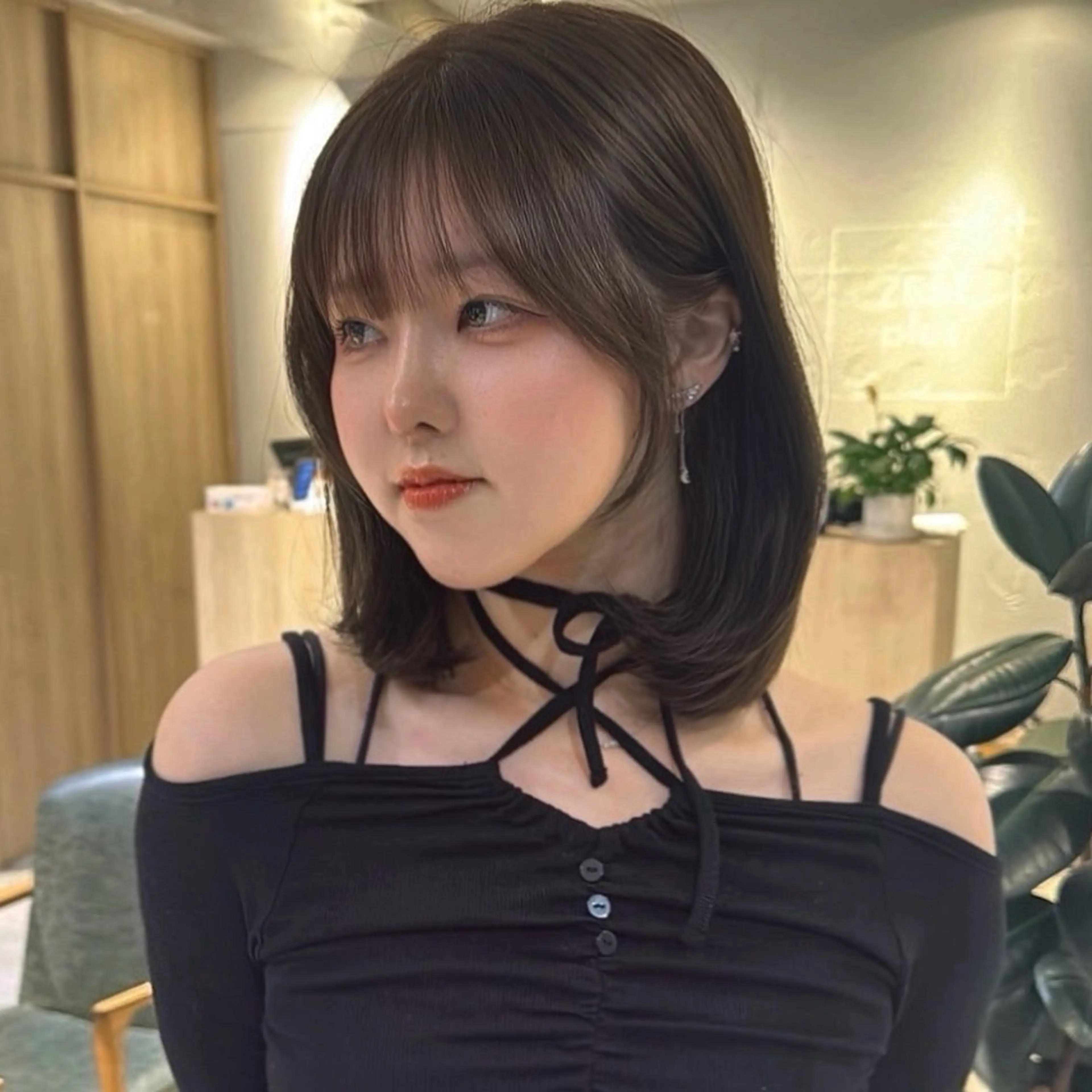 顔まわりカット＋透明感カラーの写真