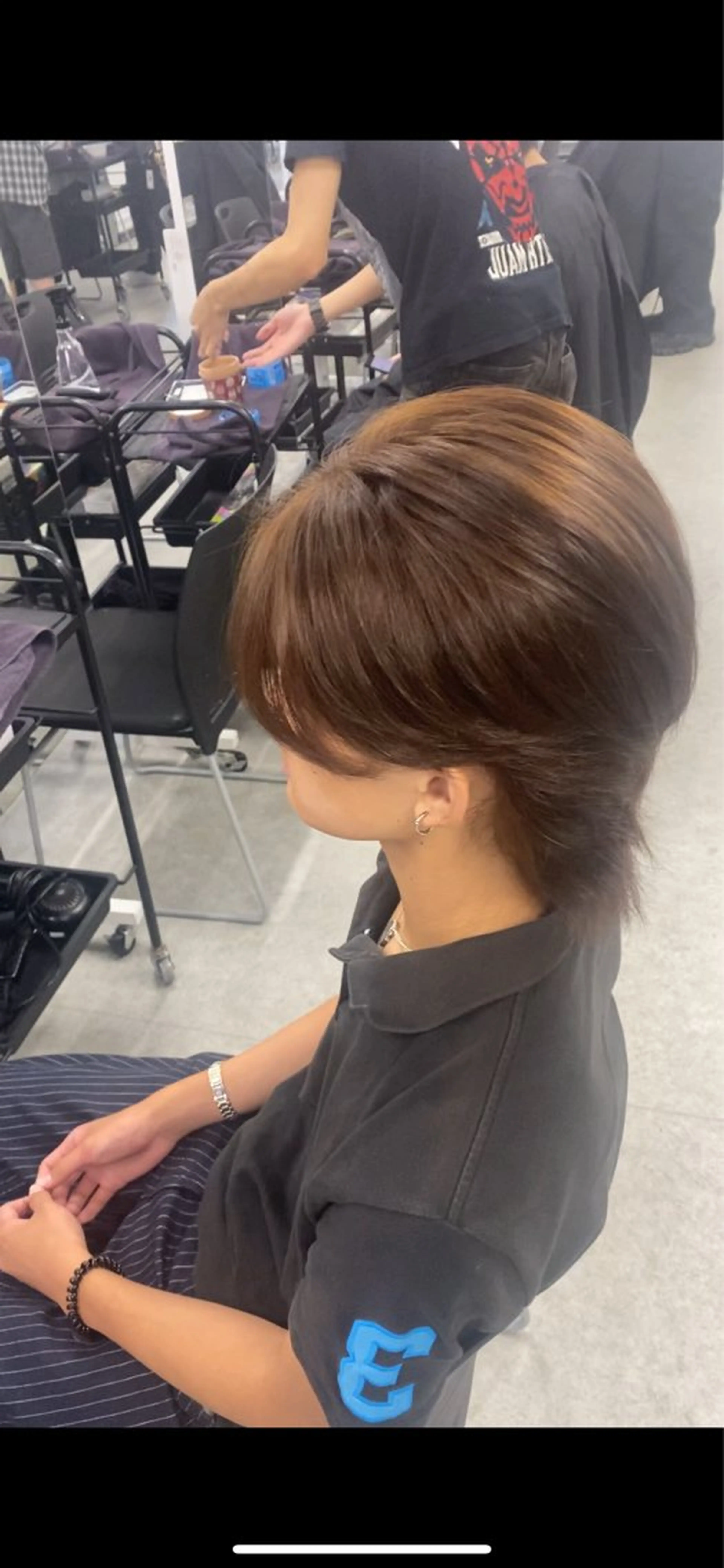 カラー パーマ メンズ センターパート フェザーパーマ メンズハイライト メンズメッシュ マッシュ 福井祥太／海外風 /プードルパーマのヘアスタイル