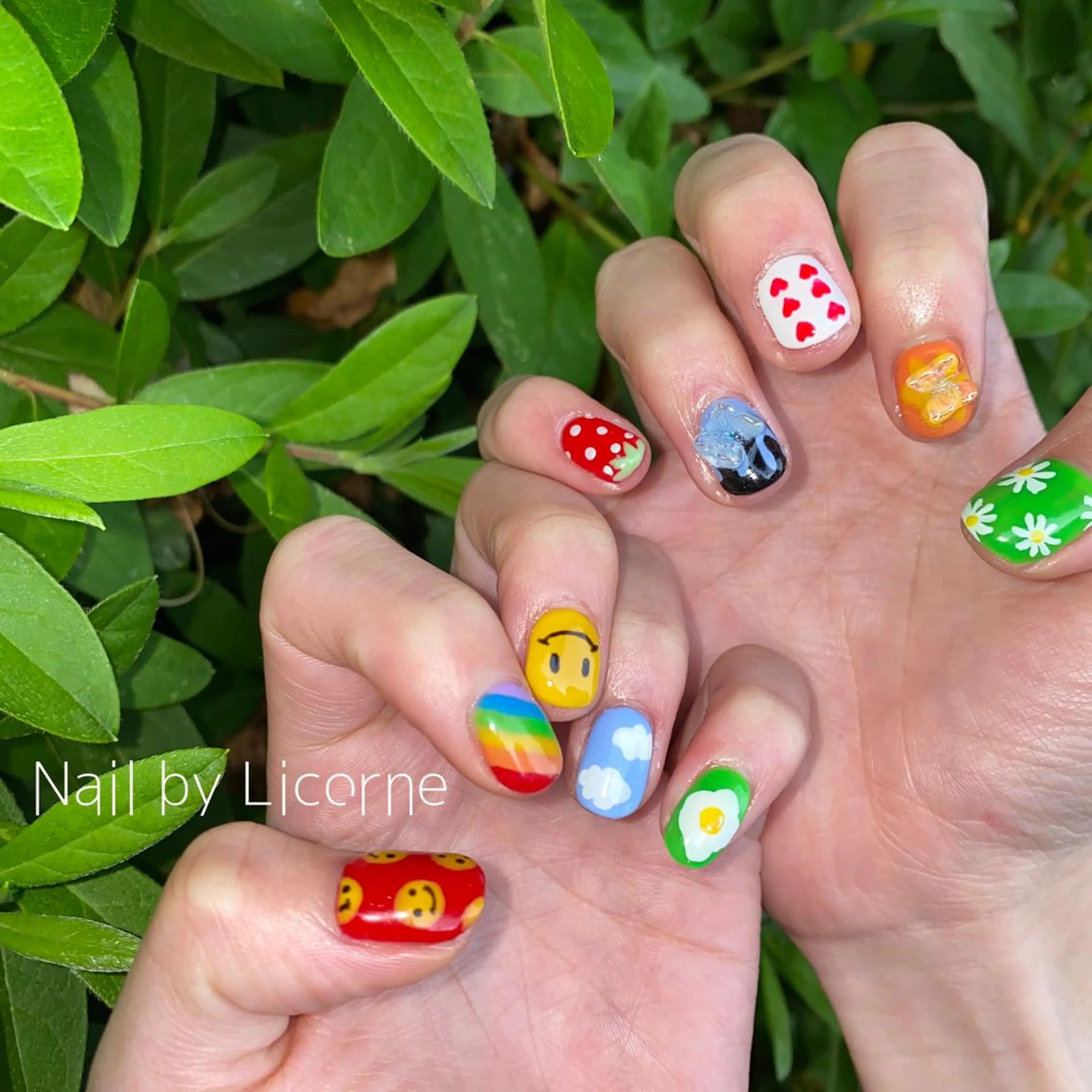 ネイル 氷ネイル・うるうるネイル 韓国ネイル ハンドネイル Nail by Licorneのネイルデザイン