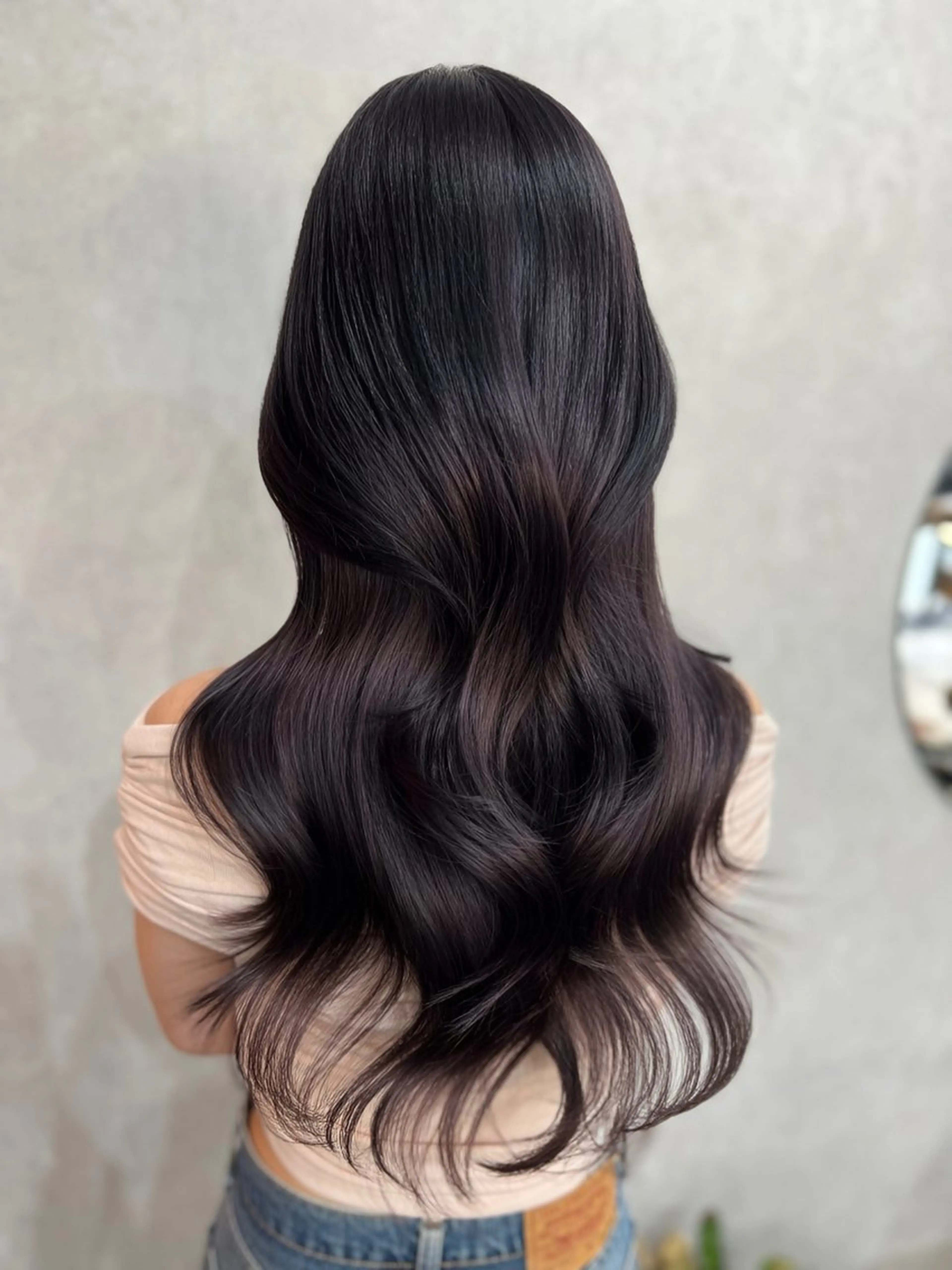 ロング カット ヘアカラー トリートメント maya レイヤーカットのヘアスタイル