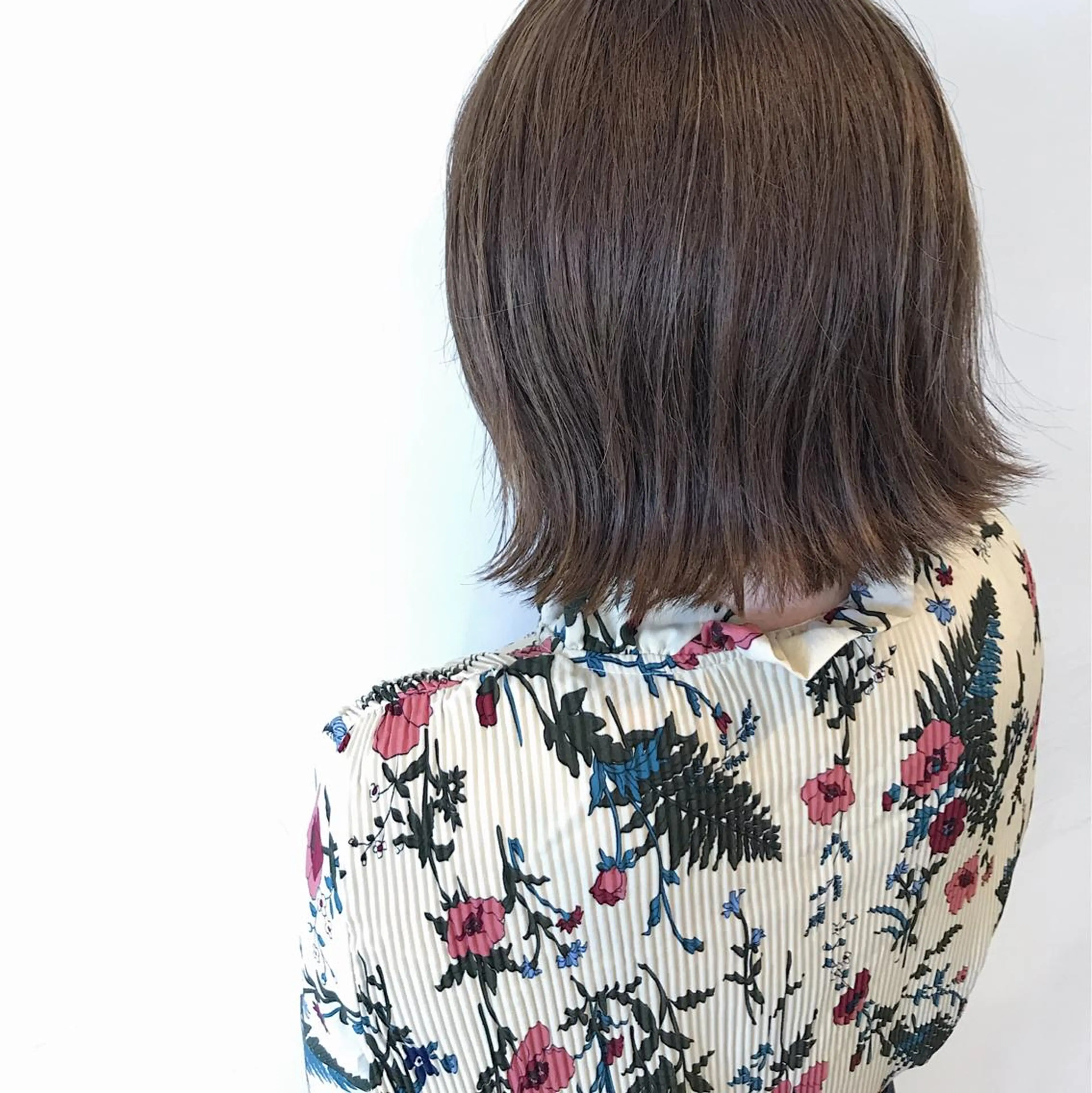 ミディアム ボブ ハイライト 佐藤 旭のヘアスタイル