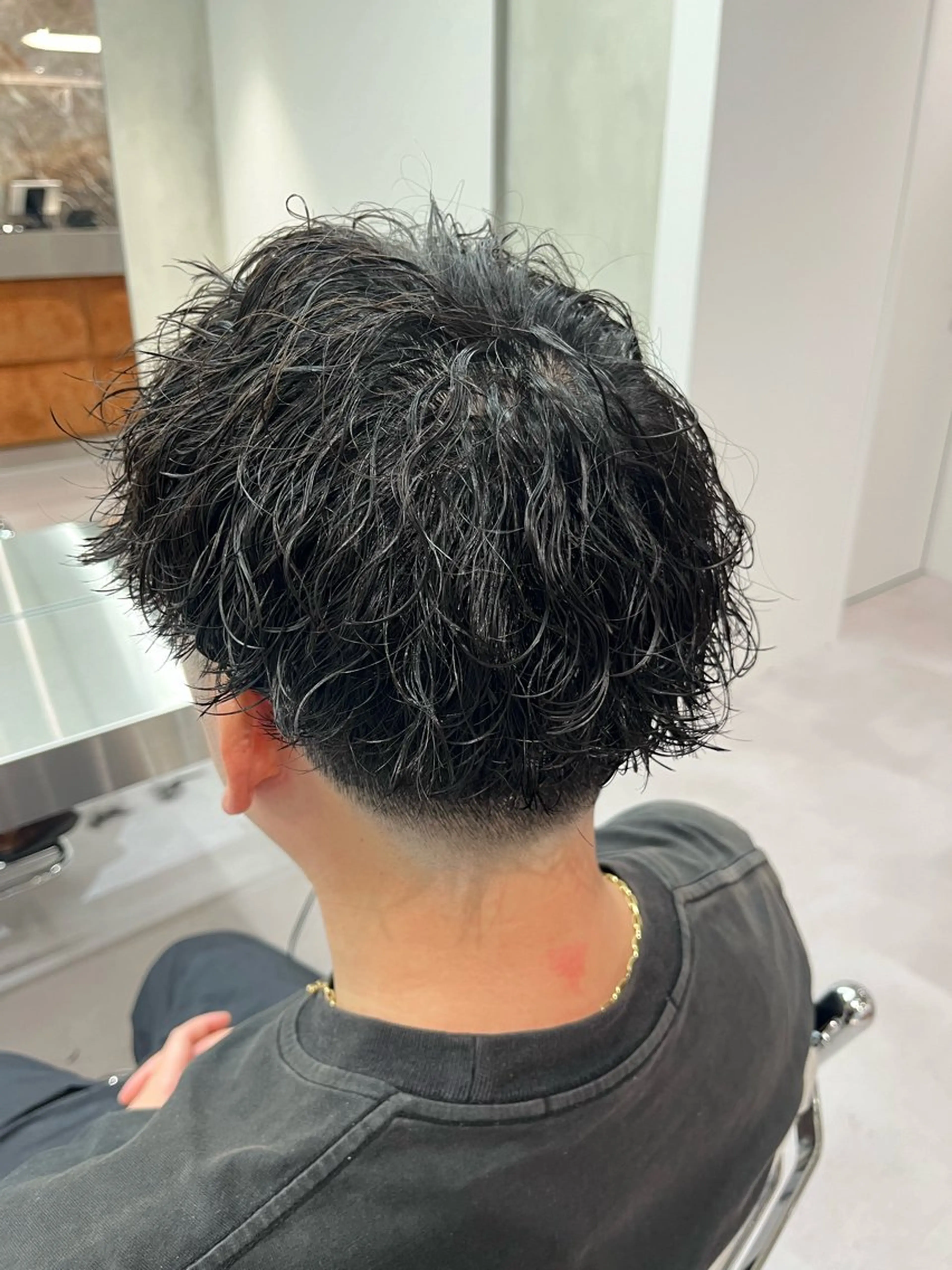 ショート パーマ メンズ ⚡メンズパーマフ ェードカットTomyのヘアスタイル