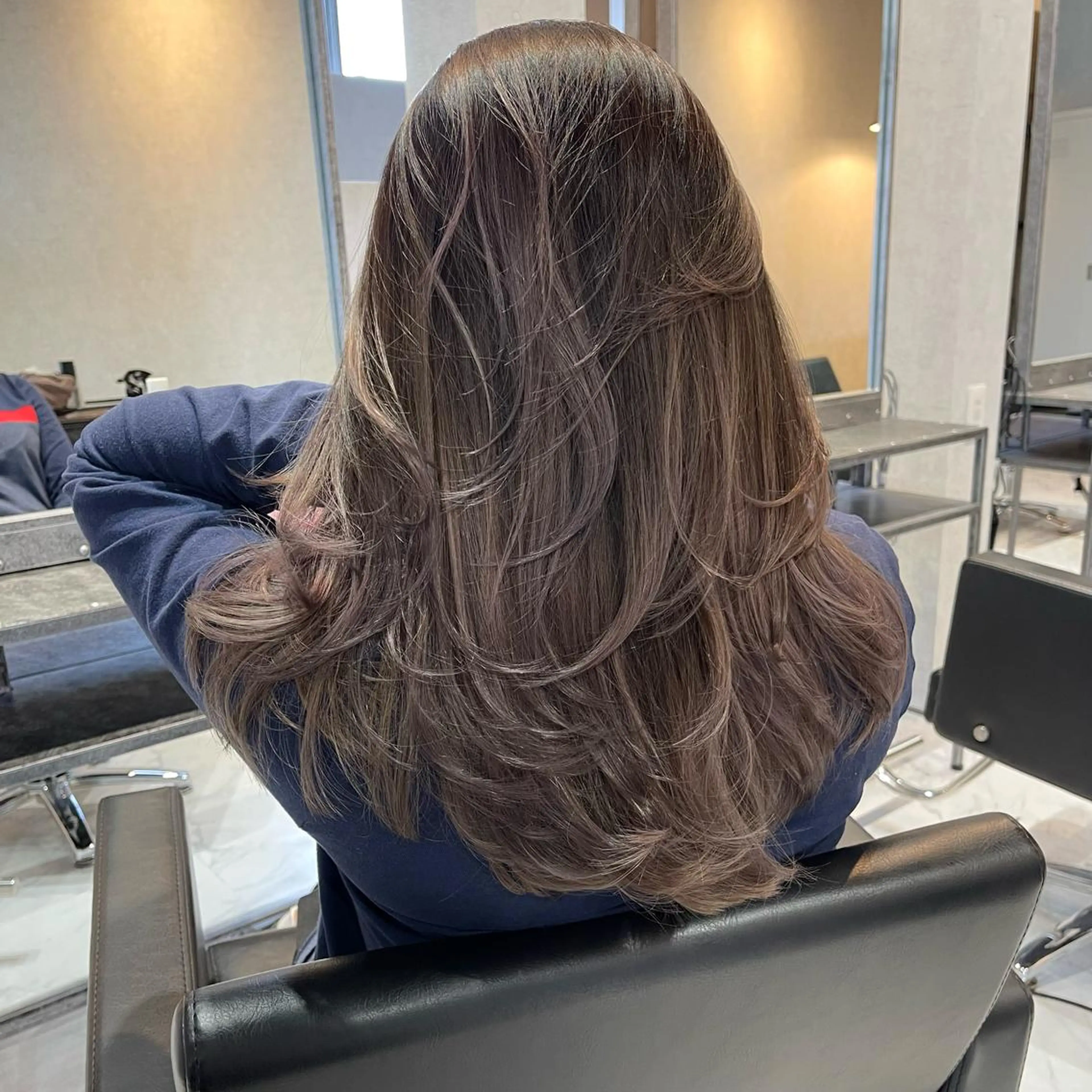 セミロング カラー ヘアアレンジ バレイヤージュ デザインカラー ハイライトカラー 外国人風カラー ハイライト アンドウ ユウ/ レイヤーカット/韓国のヘアスタイル