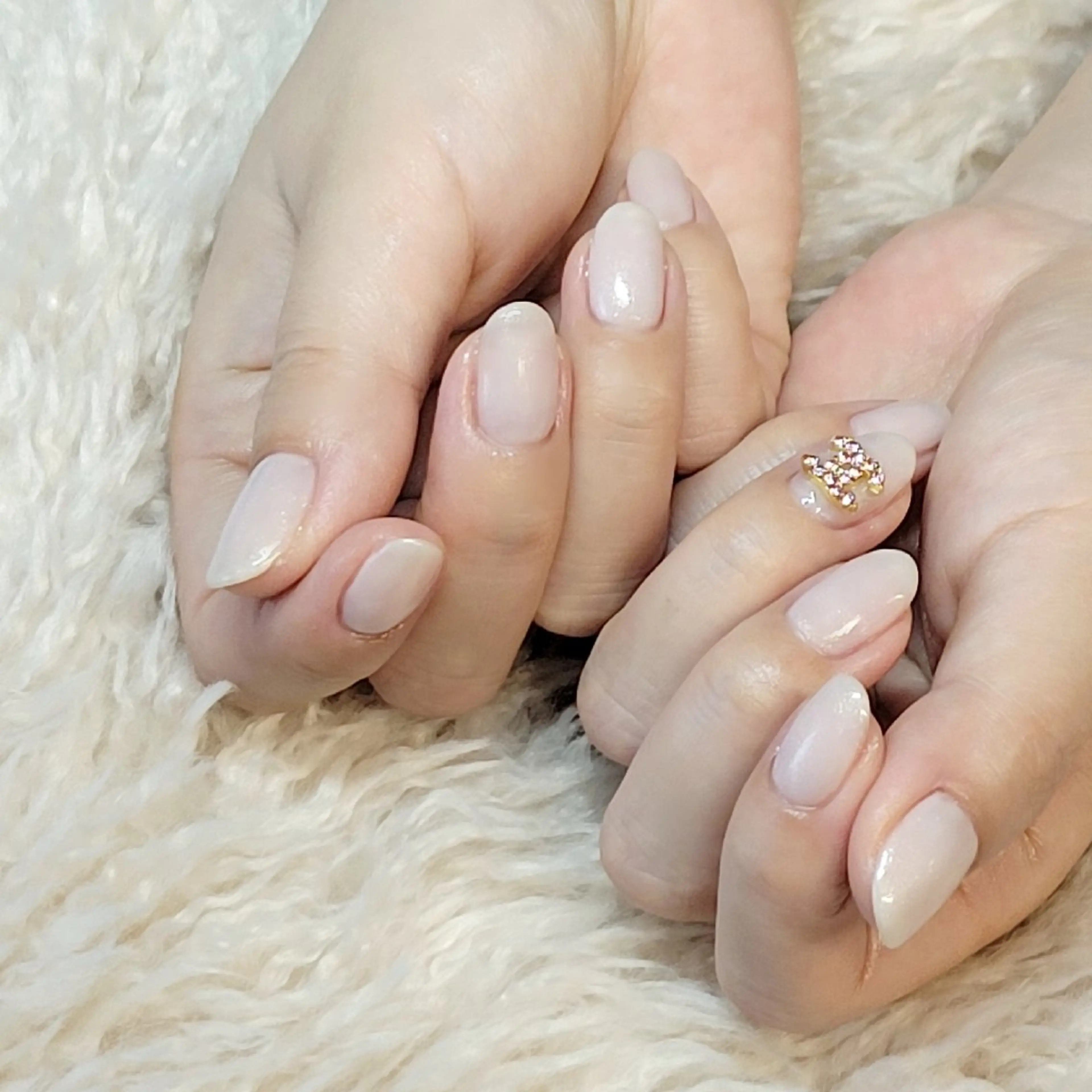 ネイル キラキラネイル ワンカラーネイル ホワイト 斎藤 Ri-na-il長浜のネイルデザイン