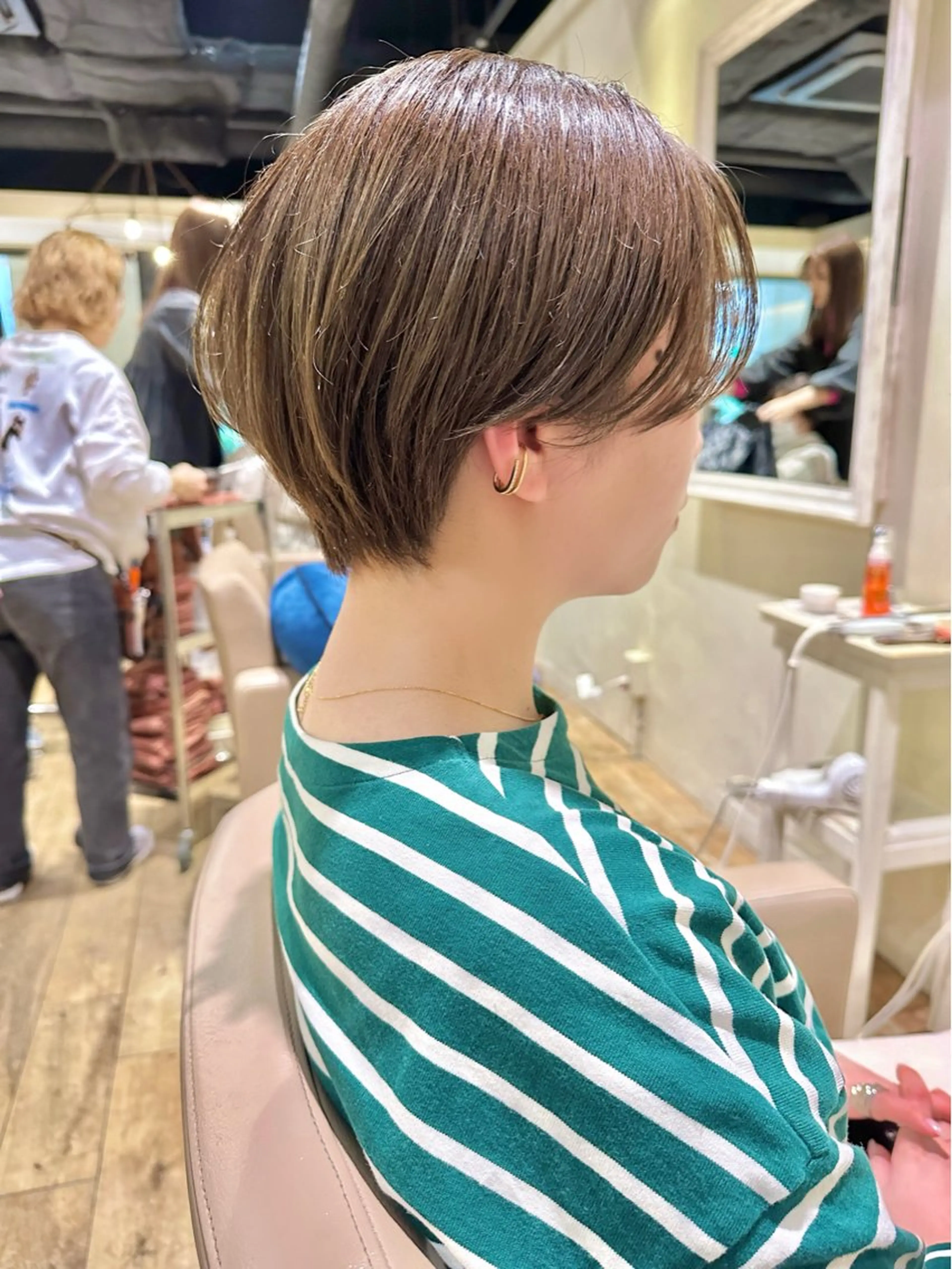 ショート ショート ボブ 梅田 木戸健人のヘアスタイル