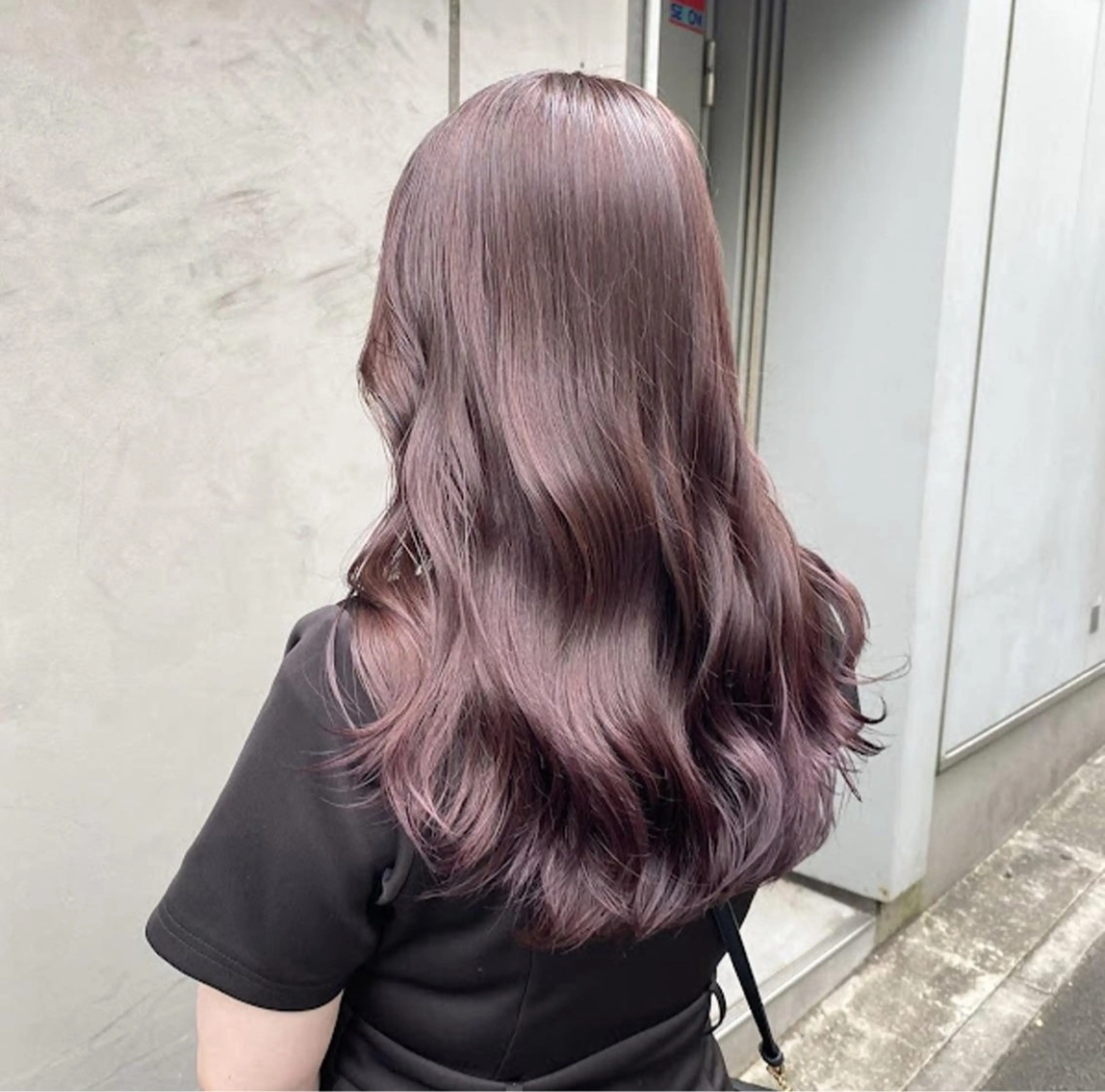 ロング ヘアカラー トリートメント 韓国ヘア/ブリーチ無 しWカラー/オリーブのヘアスタイル