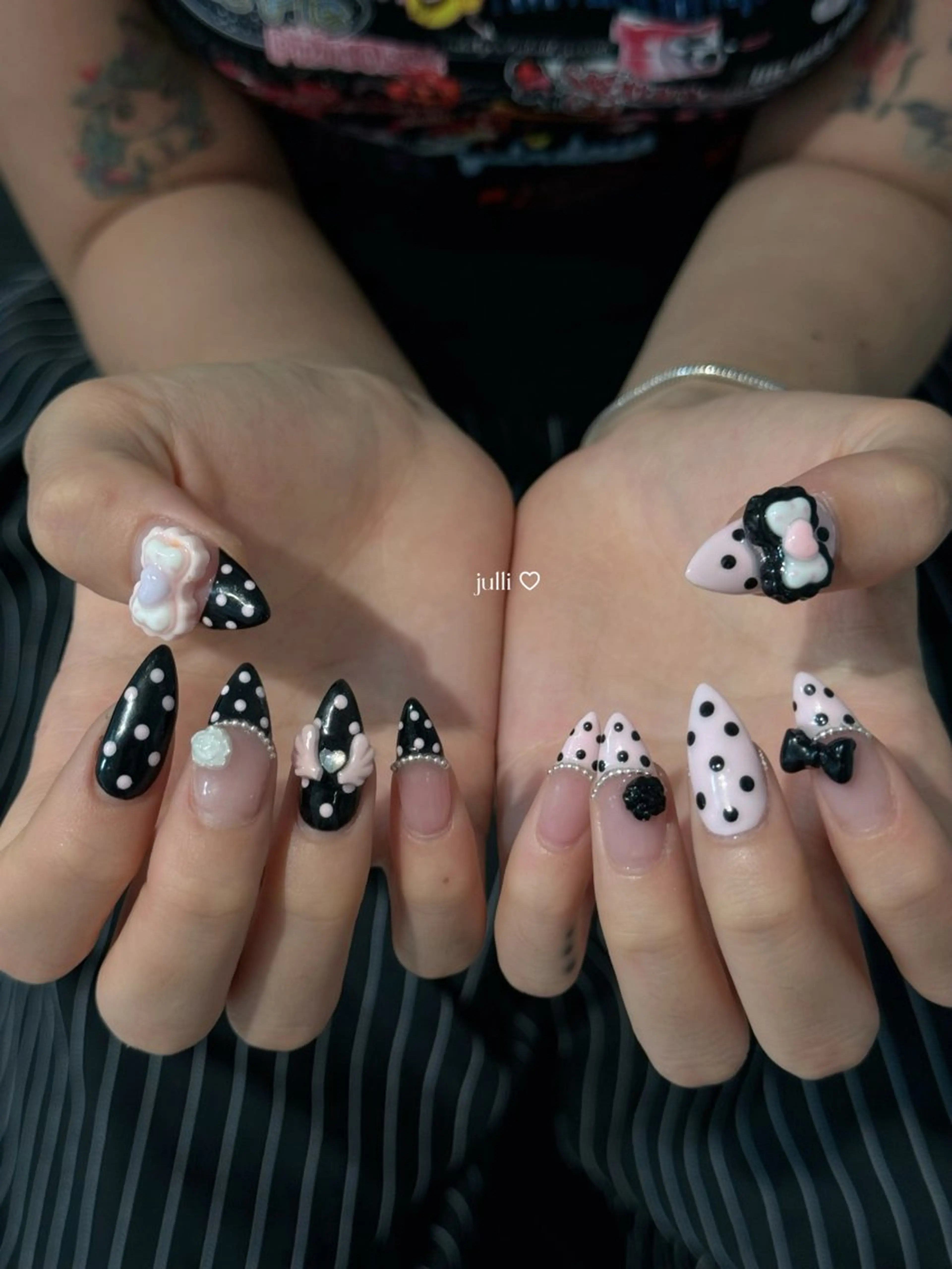 ネイル フレンチネイル ジェルネイル キラキラネイル 韓国ネイル マグネットネイル Julli NailStudioのネイルデザイン