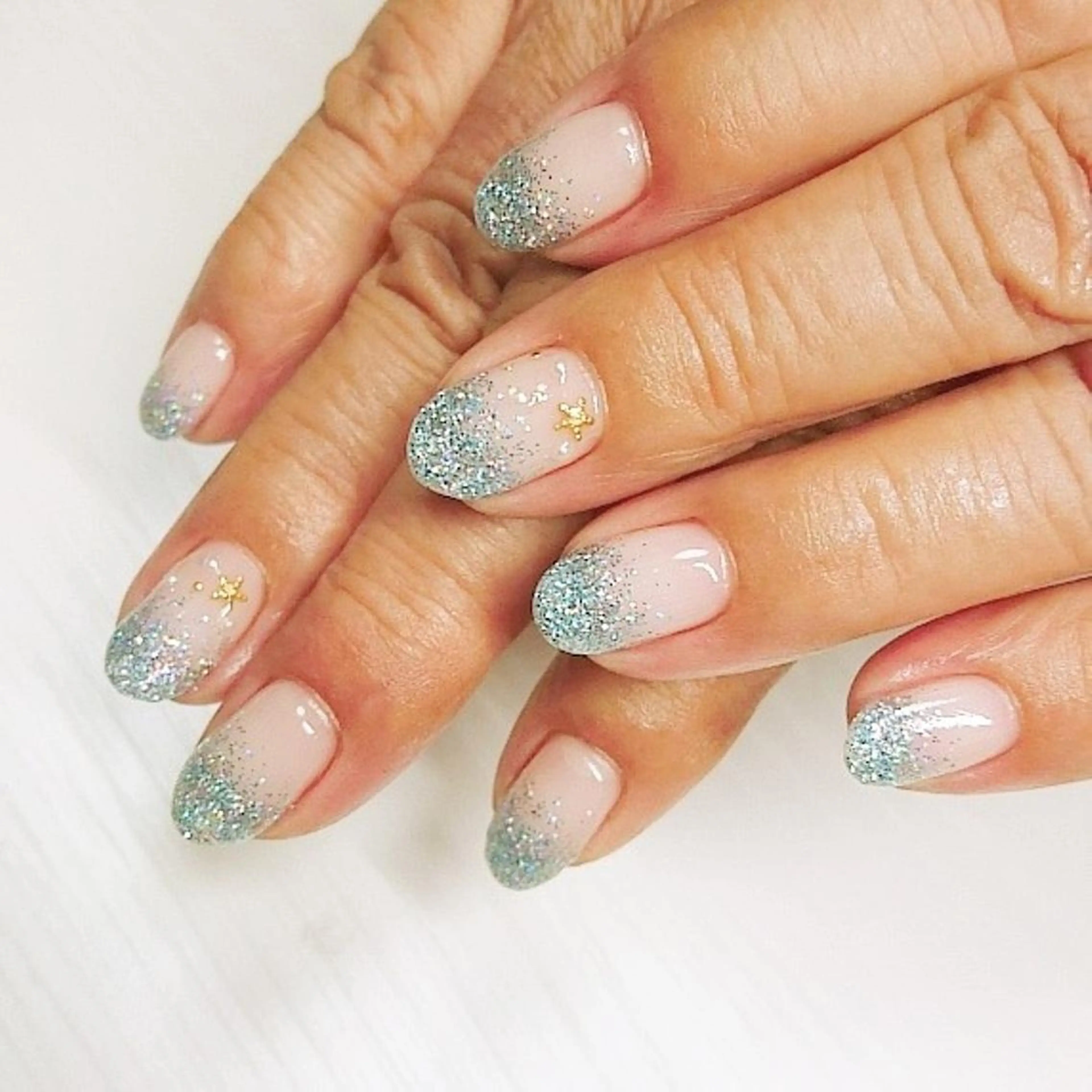 ネイル ラメ(グリッター) ラメグラデーション グランドソレイユ (駐輪場あり)のネイルデザイン