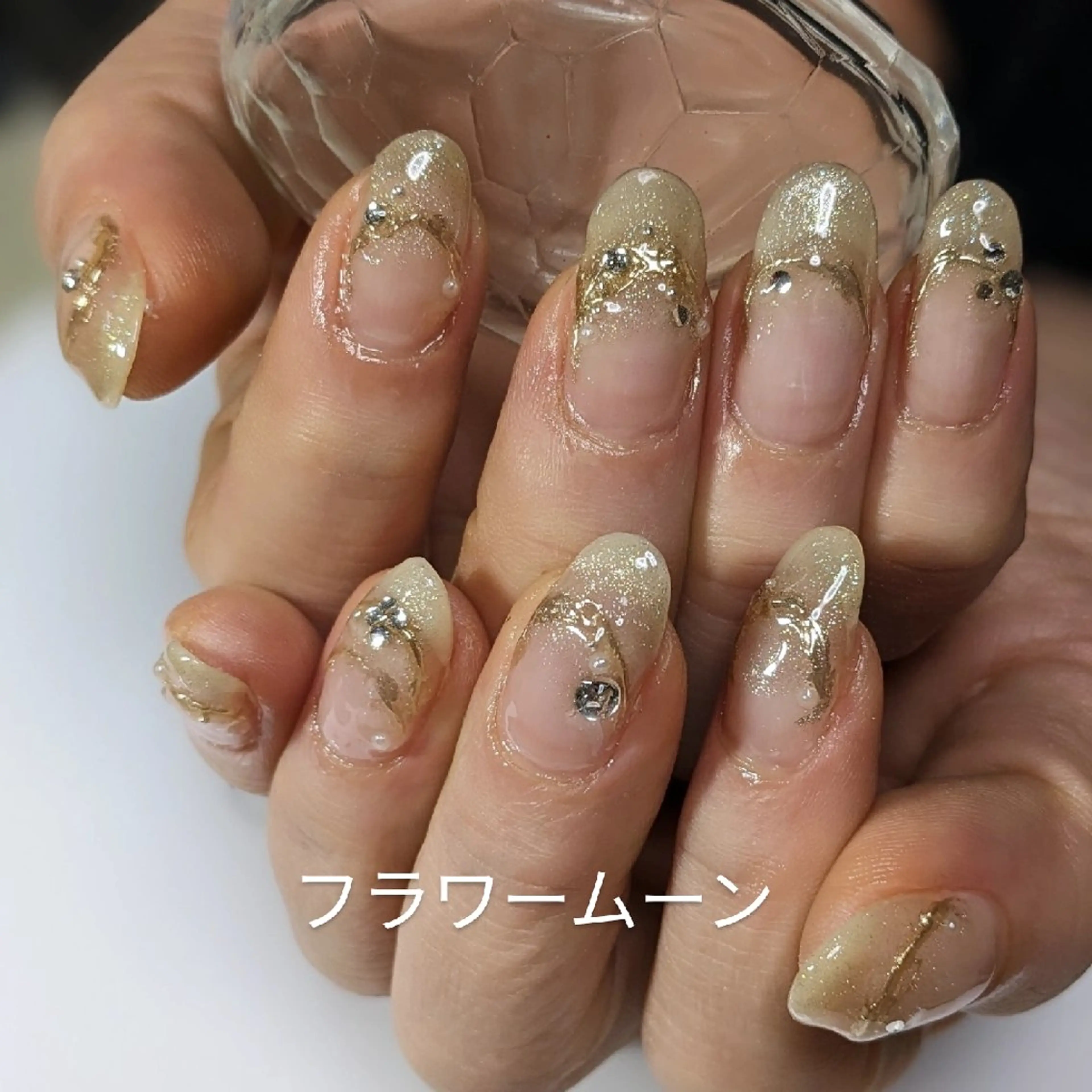 ネイル マグネットネイル ミラーネイル ハンドネイル ハンドケア フラワー ムーンのネイルデザイン