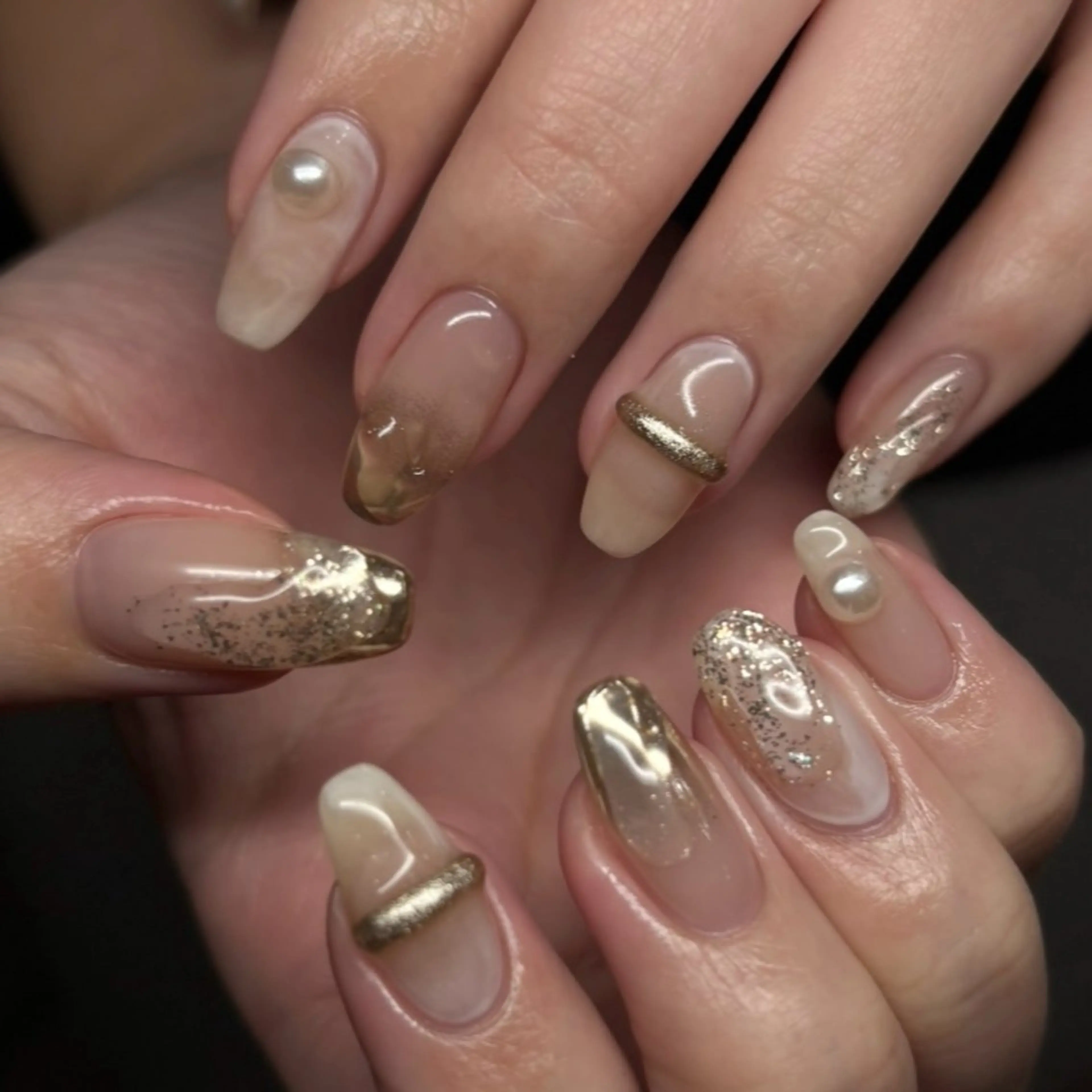 ネイル アートネイル 成人式 ゴージャス 🦋hana / nail / AOのネイルデザイン