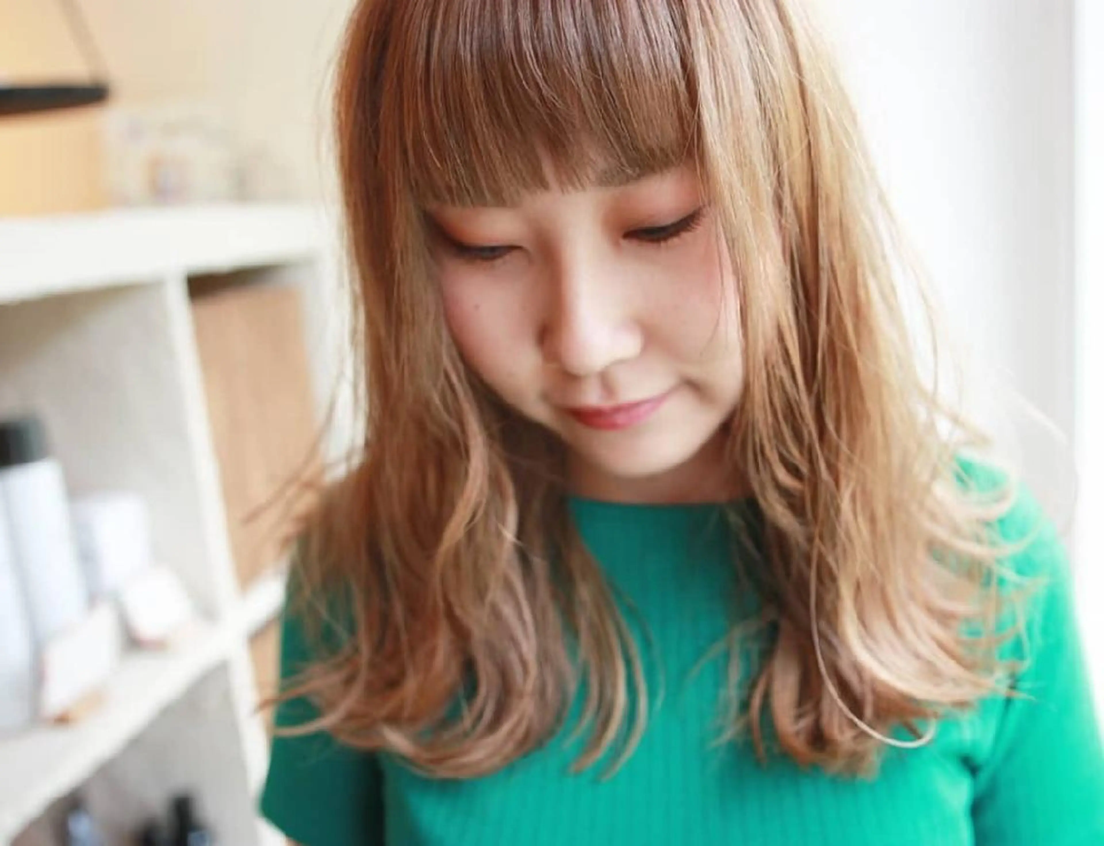 セミロング カラー ベージュカラー ブリーチ 新生活応援★半額/ 25歳以下　“内間”のヘアスタイル