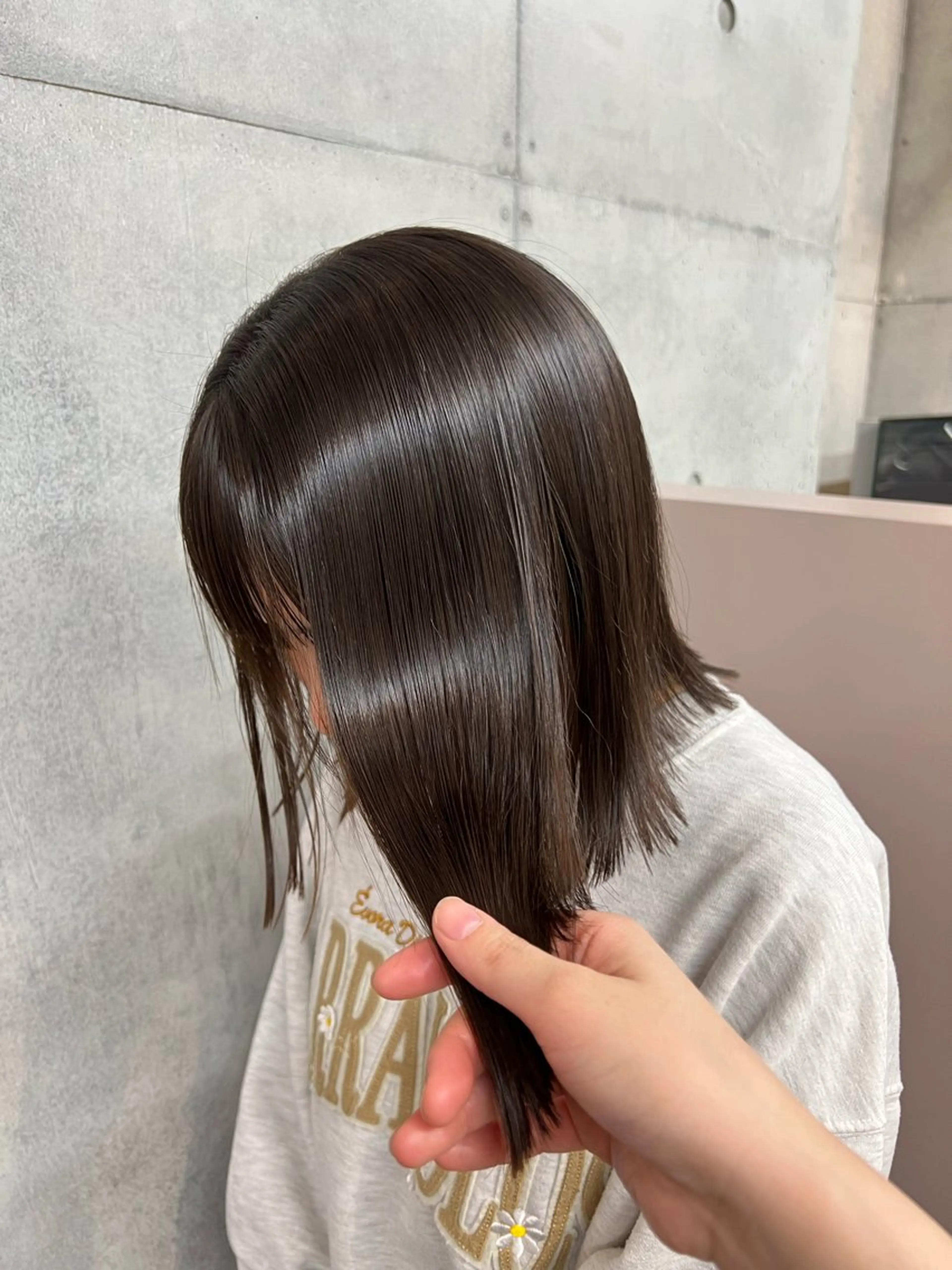 ミディアム カット 縮毛矯正 カコ/レイヤーカット ヘアアレンジのヘアスタイル