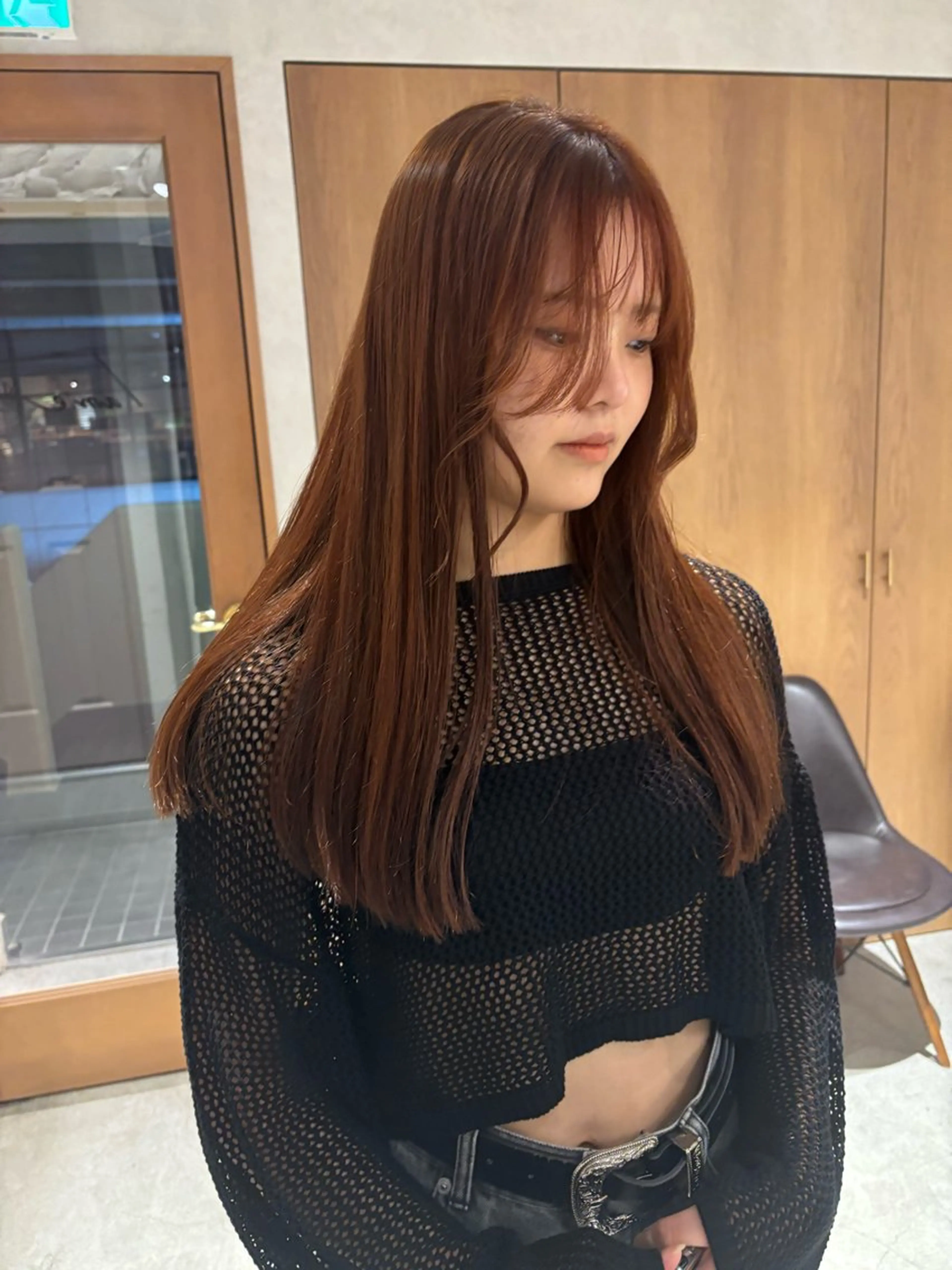 ロング カラー アッシュ ベージュカラー ブリーチ ブラウンカラー 透明感カラー カット ヘアカラー トリートメント mei｜顔まわり ×透明感カラーのヘアスタイル