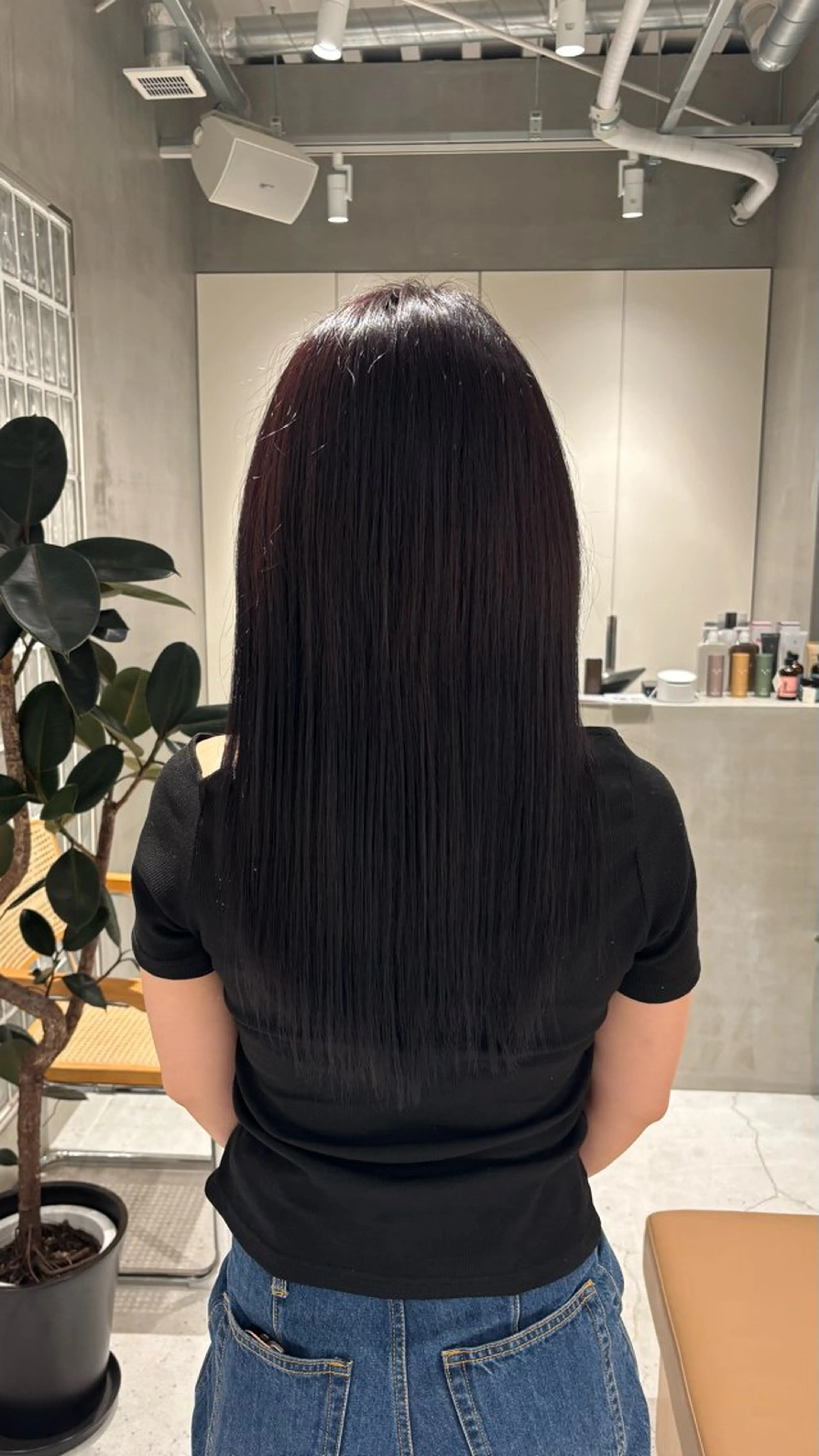 カラー 塔尾 真那のヘアスタイル