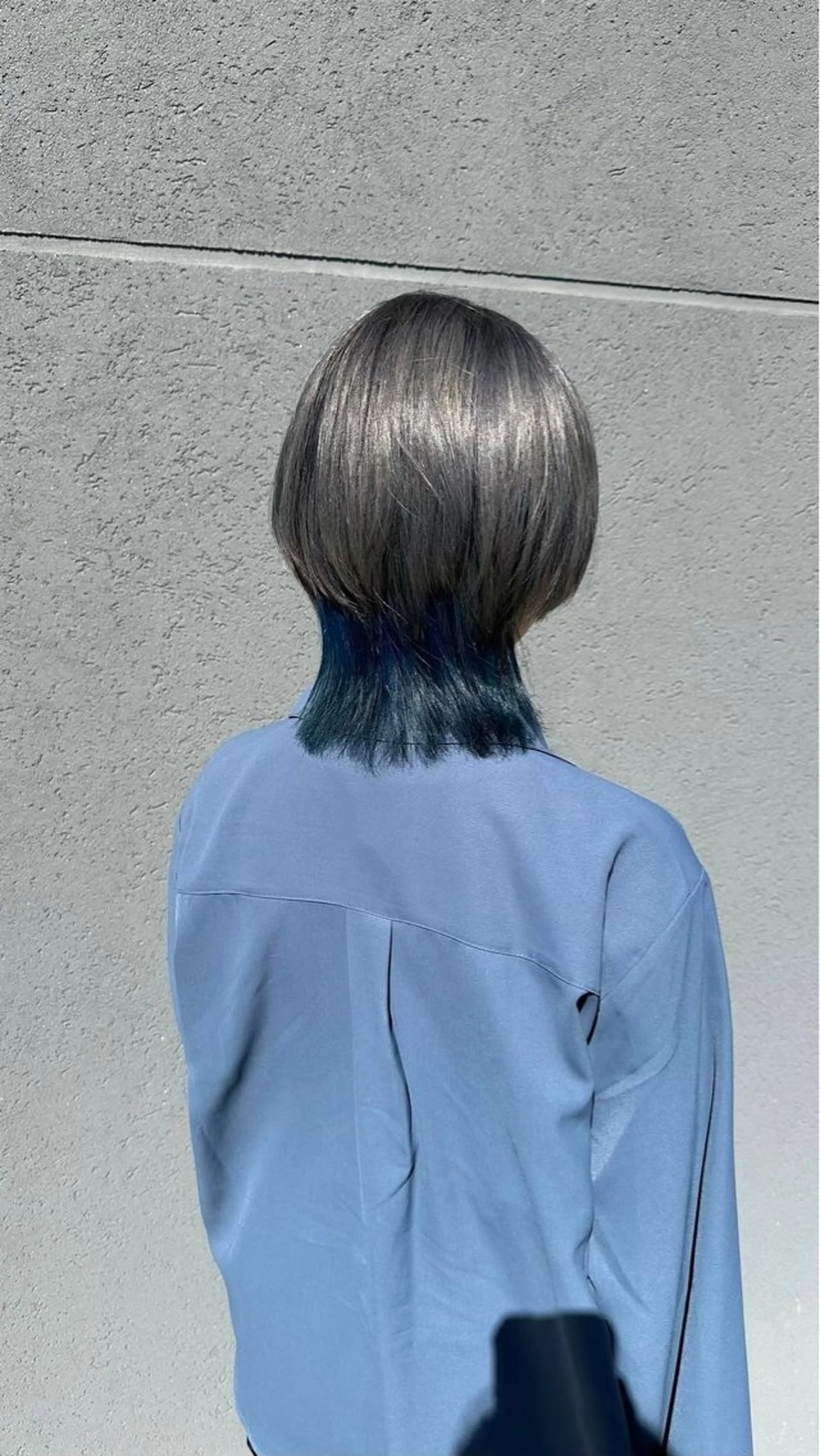 ミディアム カラー ブリーチ シルバー Sizuk ＆LOAのヘアスタイル