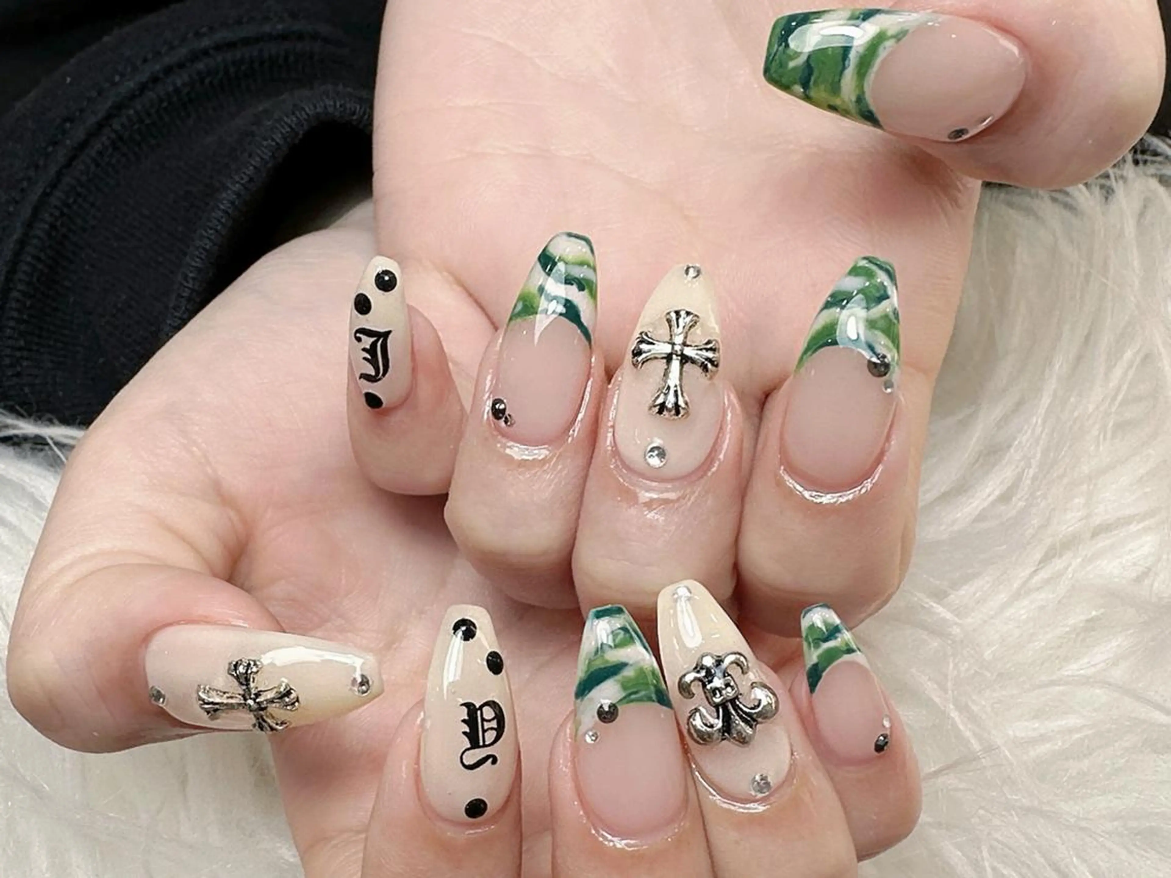 ネイル Elegantトウ ショウレイのネイルデザイン