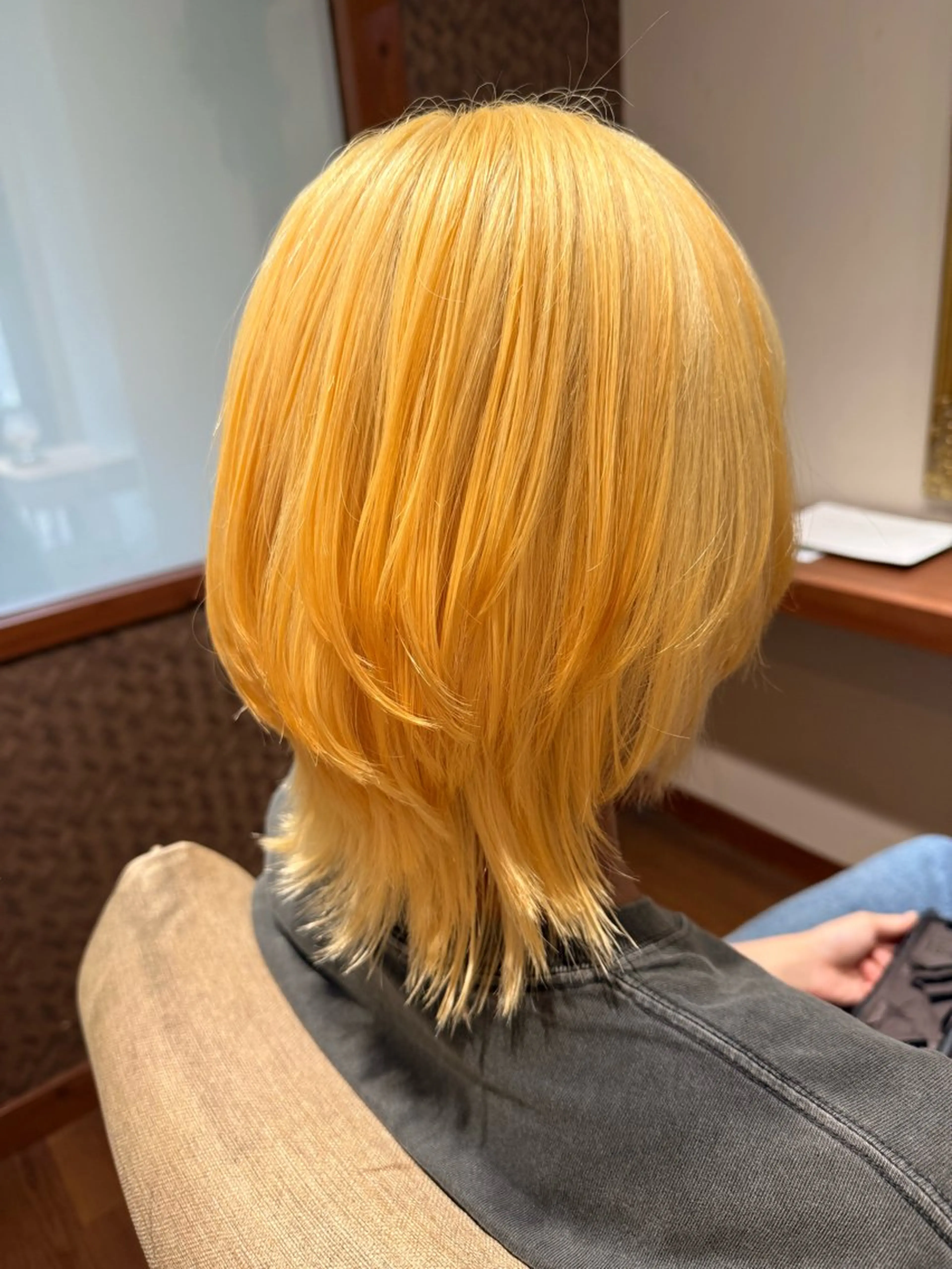 ミディアム ウルフカット カット ヘアカラー RINA .のヘアスタイル