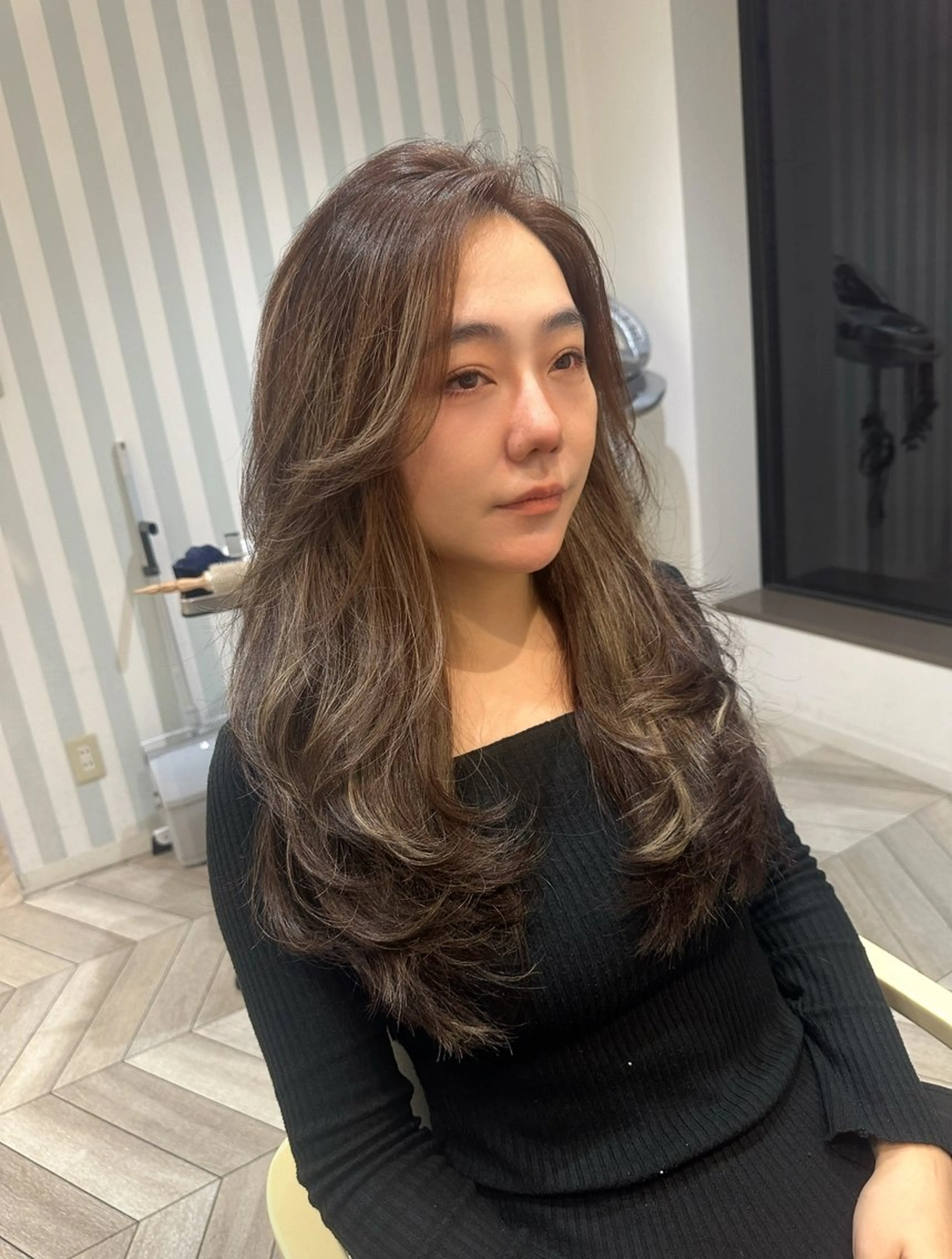 ロング カラー グレージュ カット ヘアカラー トリートメント 小顔レイヤー/ ベージュ🤍Rieのヘアスタイル