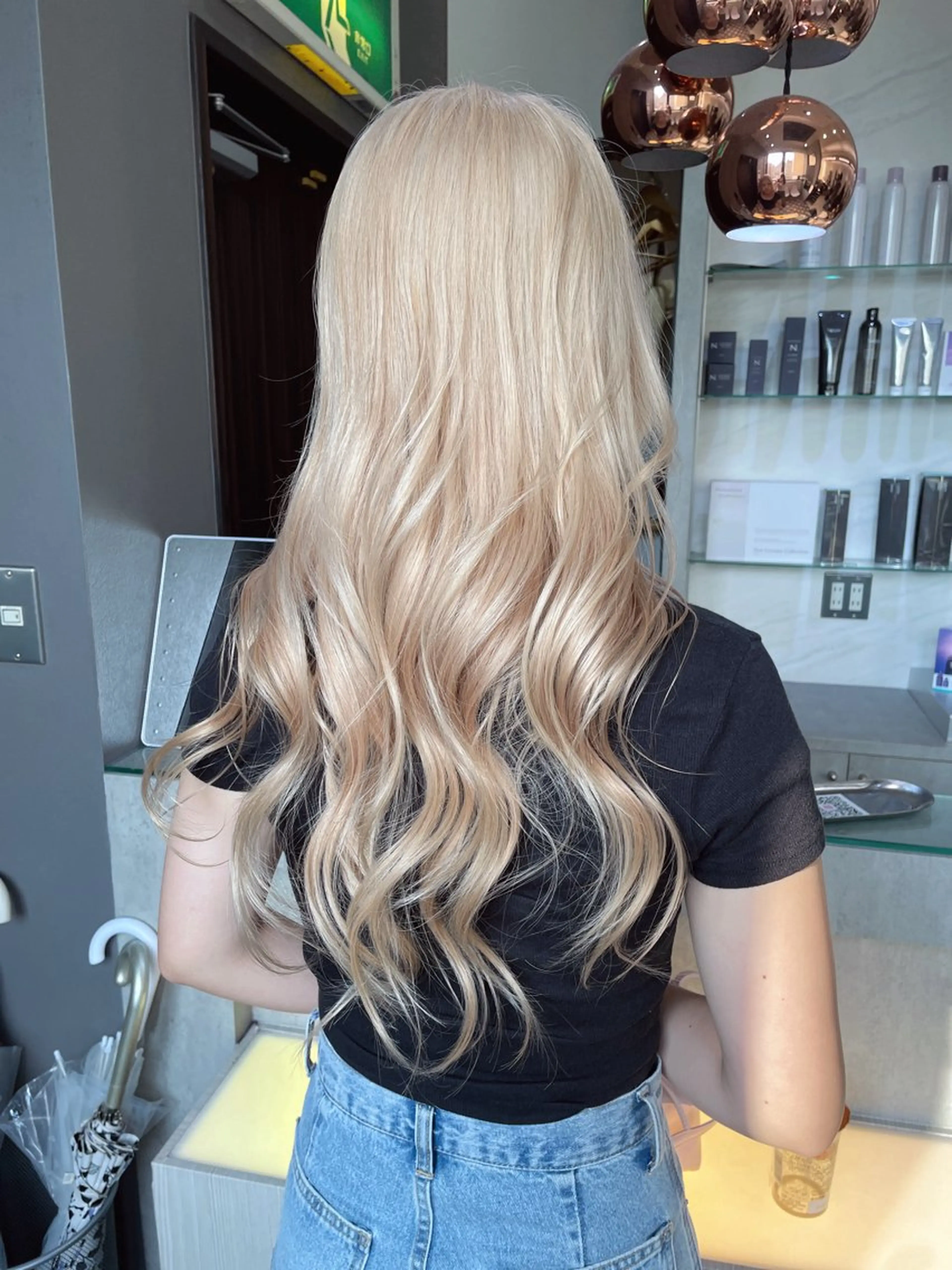 ロング カラー AIRI layer cut hairのヘアスタイル