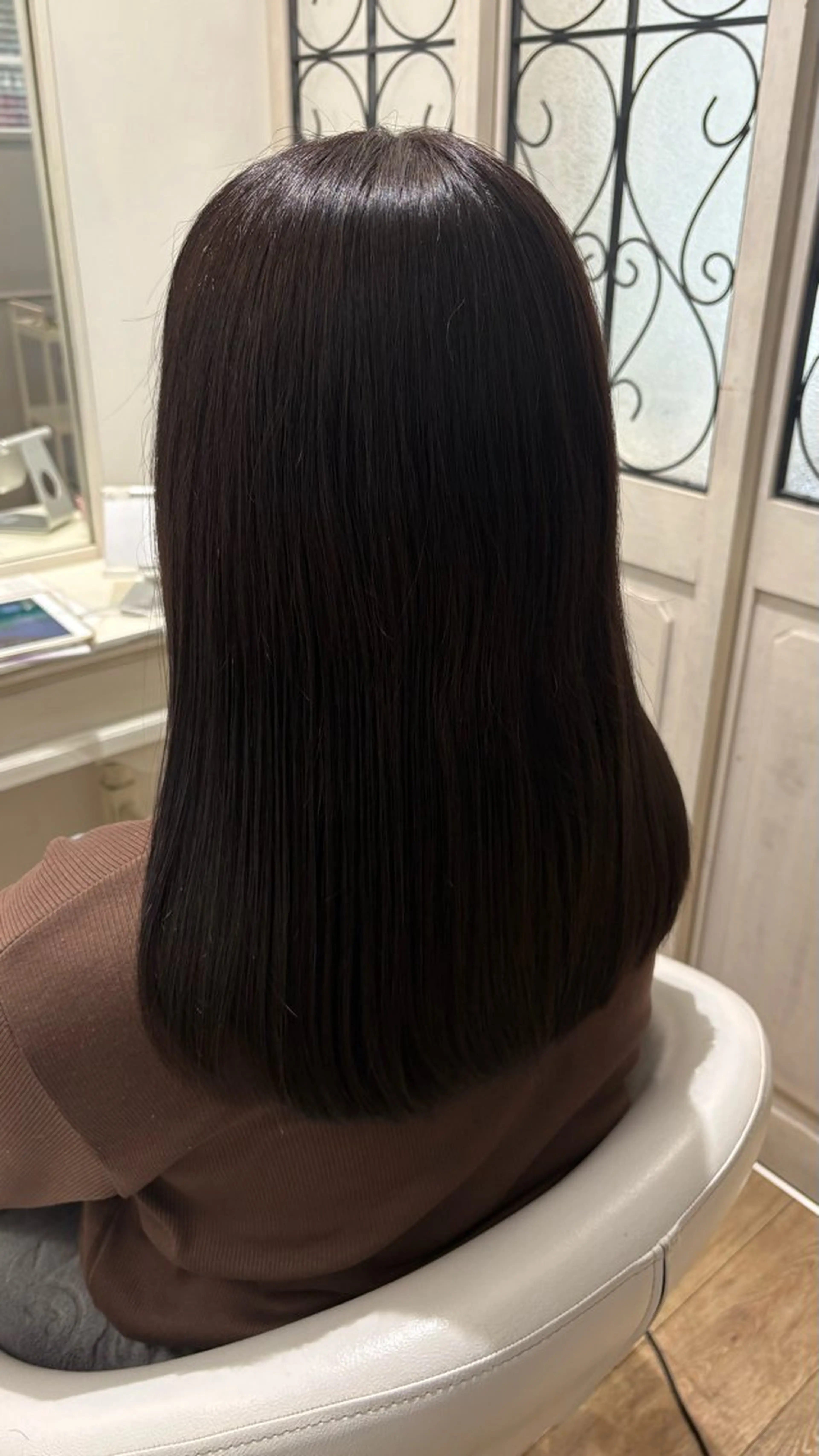 ミディアム カット 縮毛矯正 ♣️似合わせ 艶髪カラーYUUGAのヘアスタイル