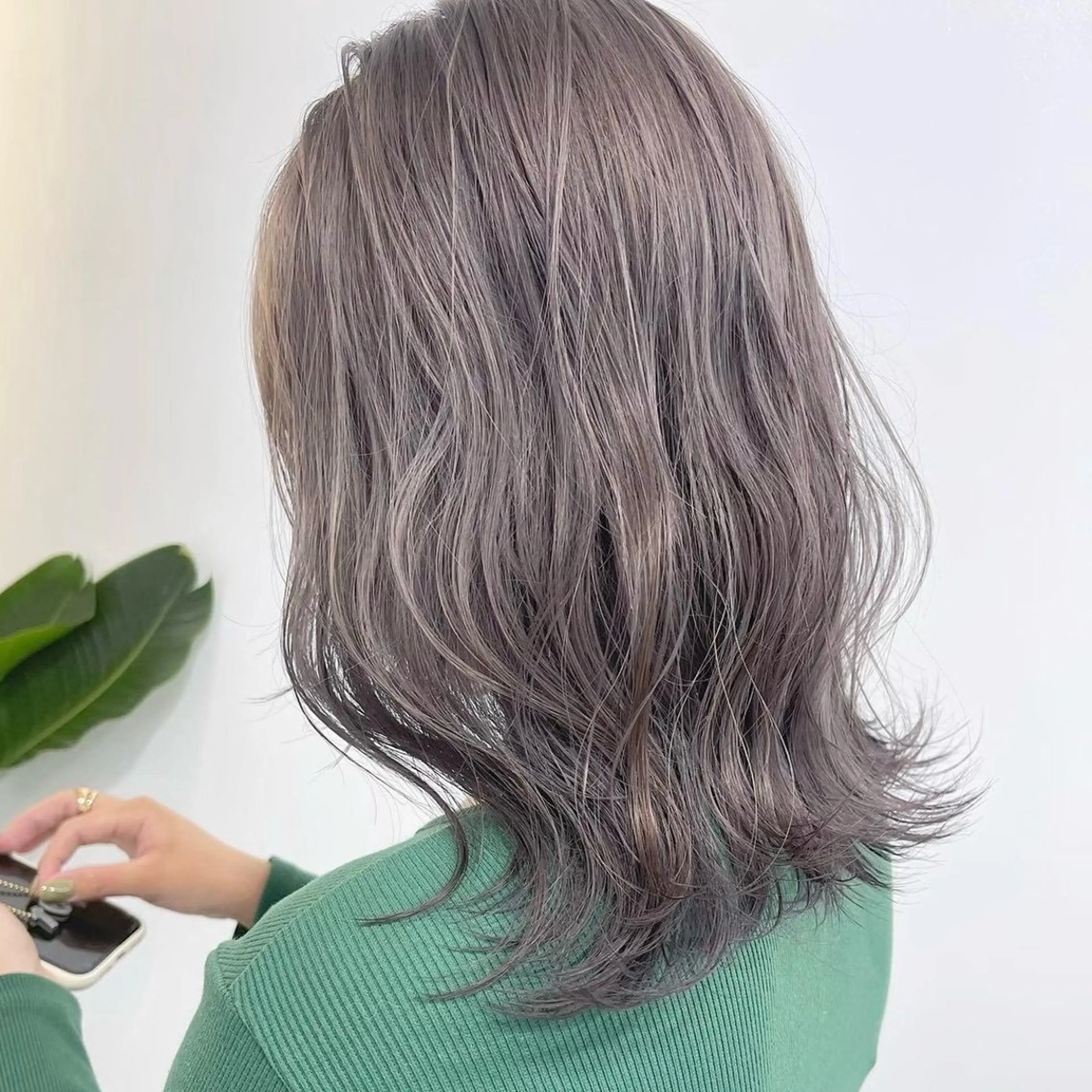 セミロング カラー ヘアアレンジ ヘアカラー トリートメント 似合わせハイトーン 🩰/渡邉日向🕊のヘアスタイル