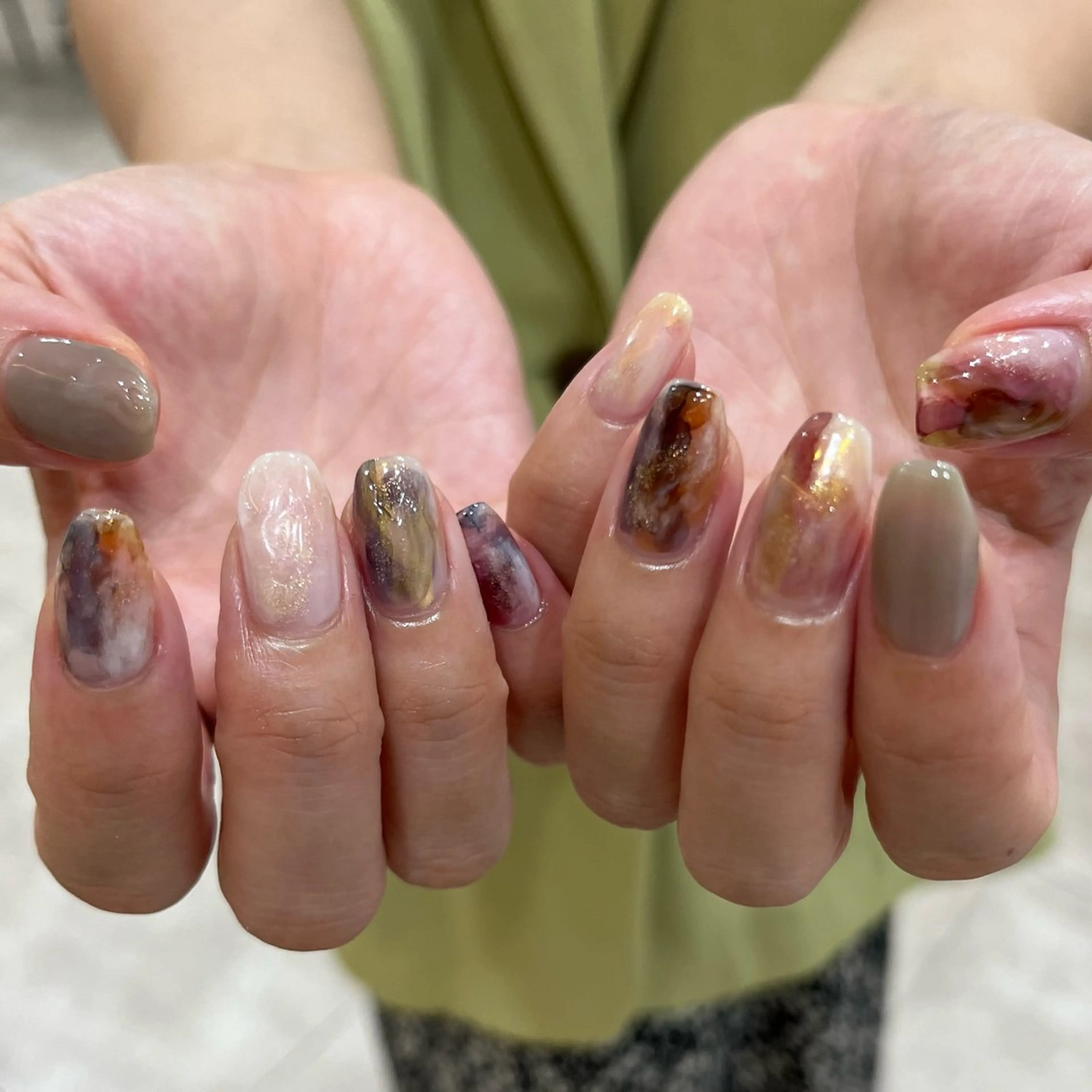 ネイル ミラーネイル ハンドネイル shio ♡ 19.20日空きありのネイルデザイン