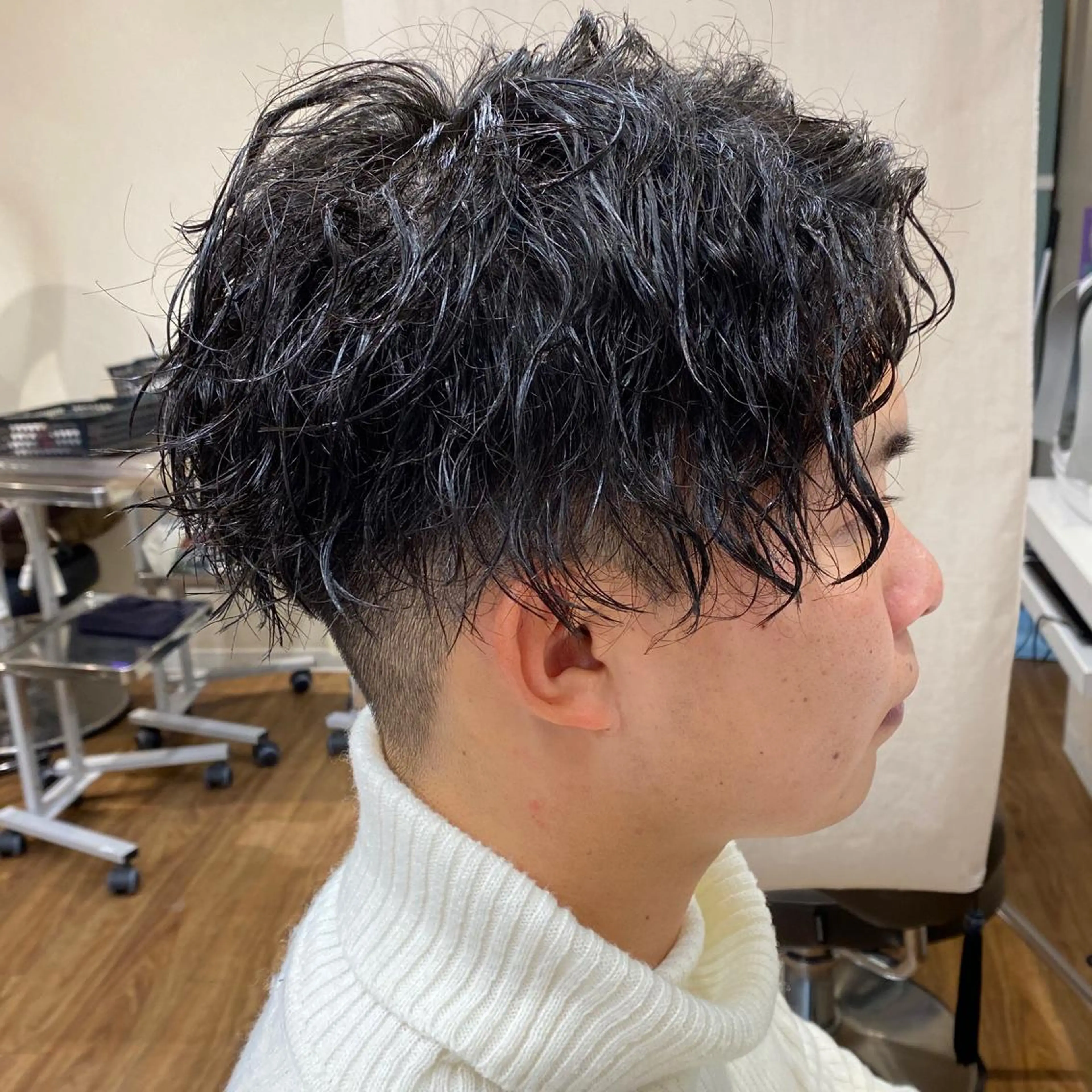 パーマ メンズ メンズパーマ メンズツイストパーマ ツイストパーマ カット パーマ 🟦メンズパーマ🟦 横浜駅｜小上馬淳司のヘアスタイル