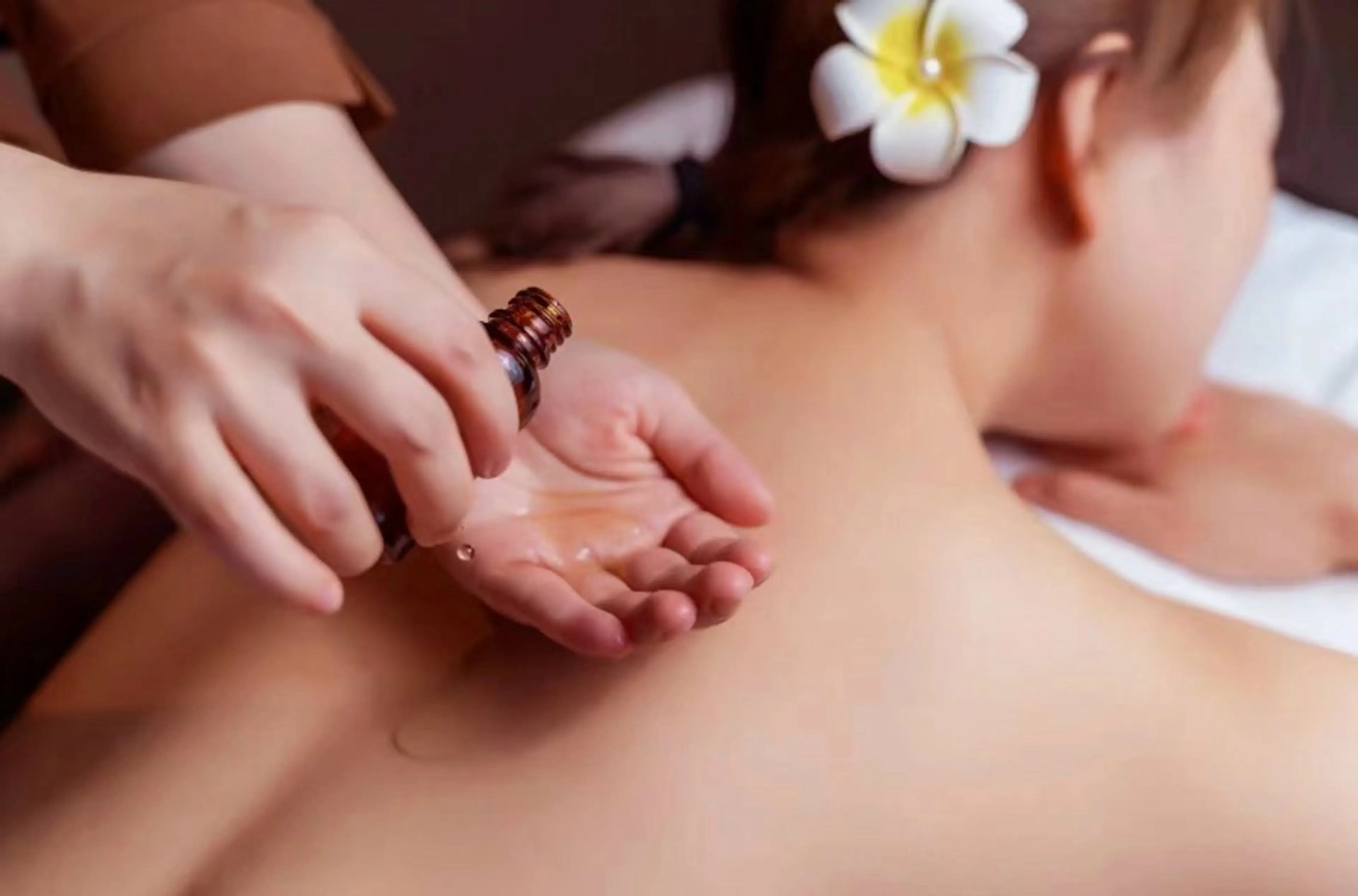 360°C贅沢な癒し★全身リンパアロマ+美鎖骨＋腕+ 美脚+ウエスト120分9980の写真