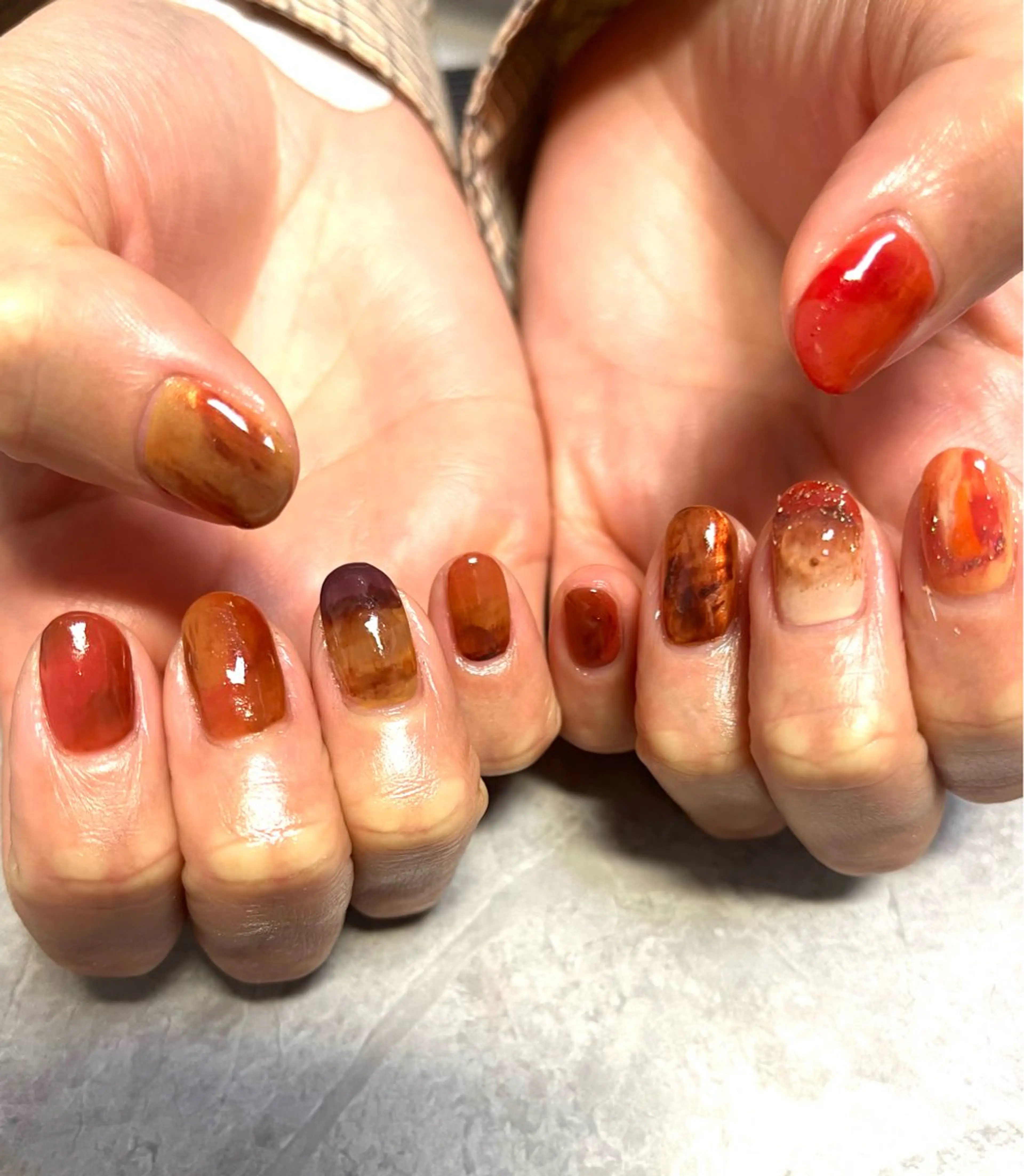 ネイル ブラウン ニュアンスネイル オレンジ ハンドネイル ハンドケア ベテランネイル cnc  nailのネイルデザイン