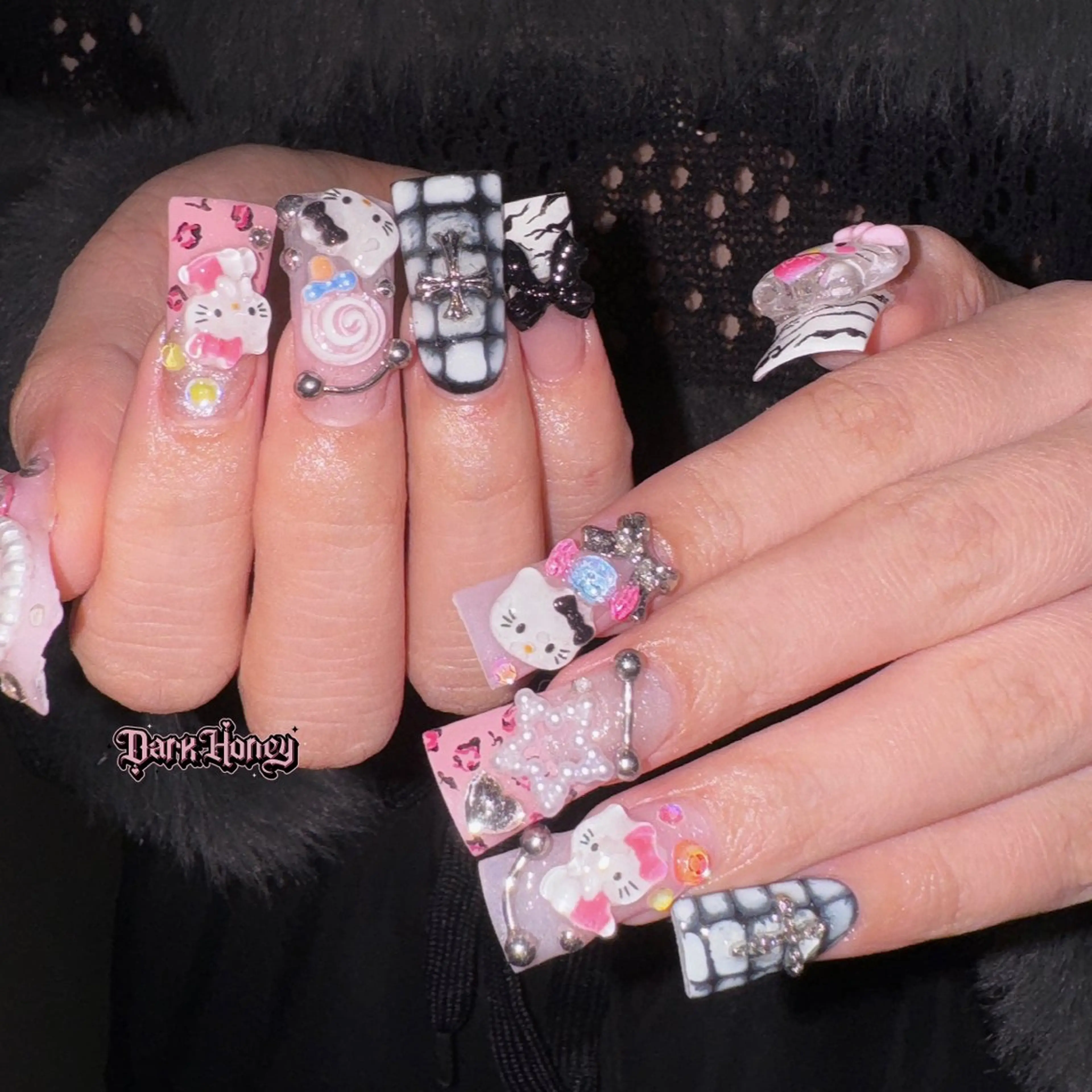 ネイル ハンドネイル Dark honey スカルプ専門原宿店のネイルデザイン