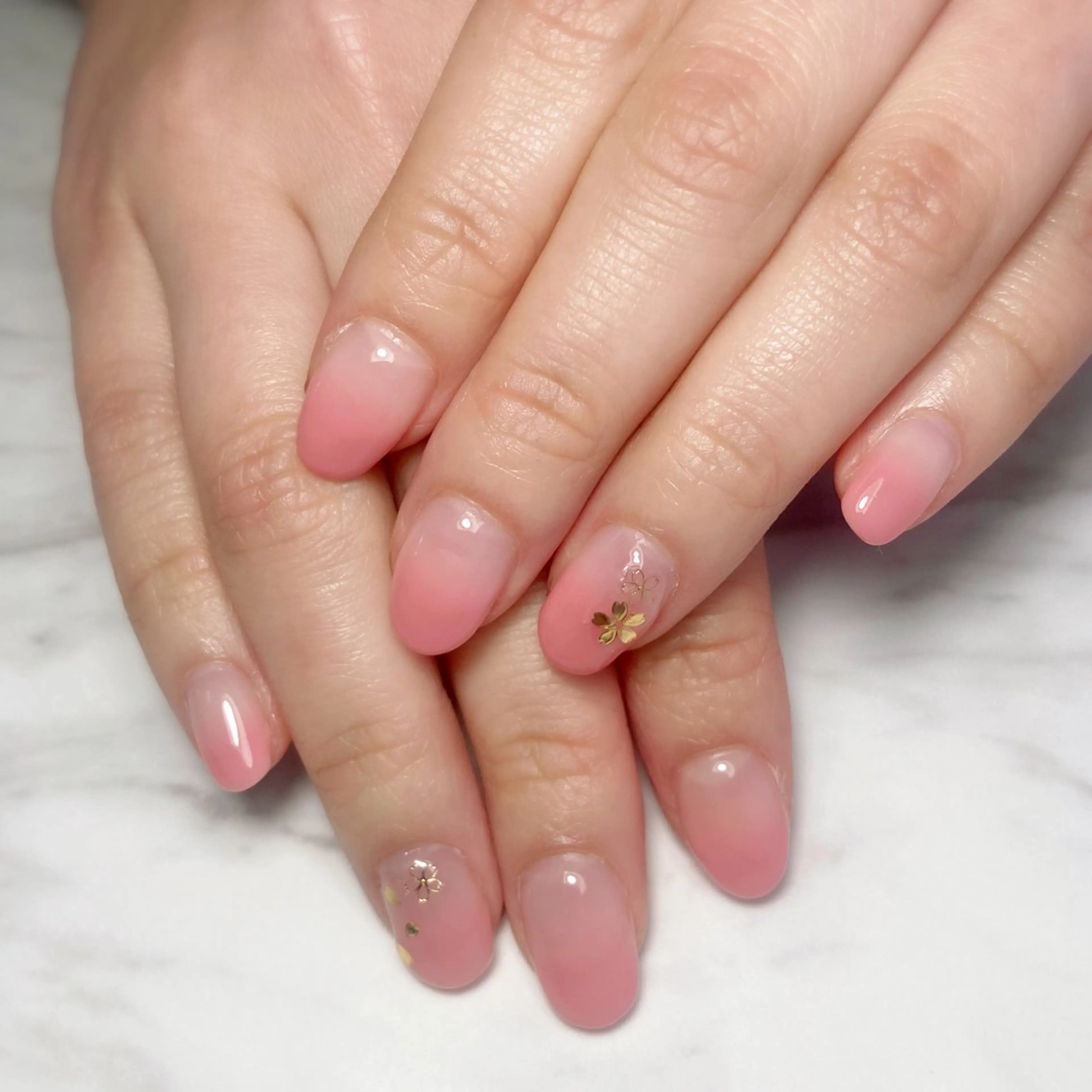 ネイル グラデーション シンプルネイル 春ネイル ハンドネイル 藤村 くるみのネイルデザイン