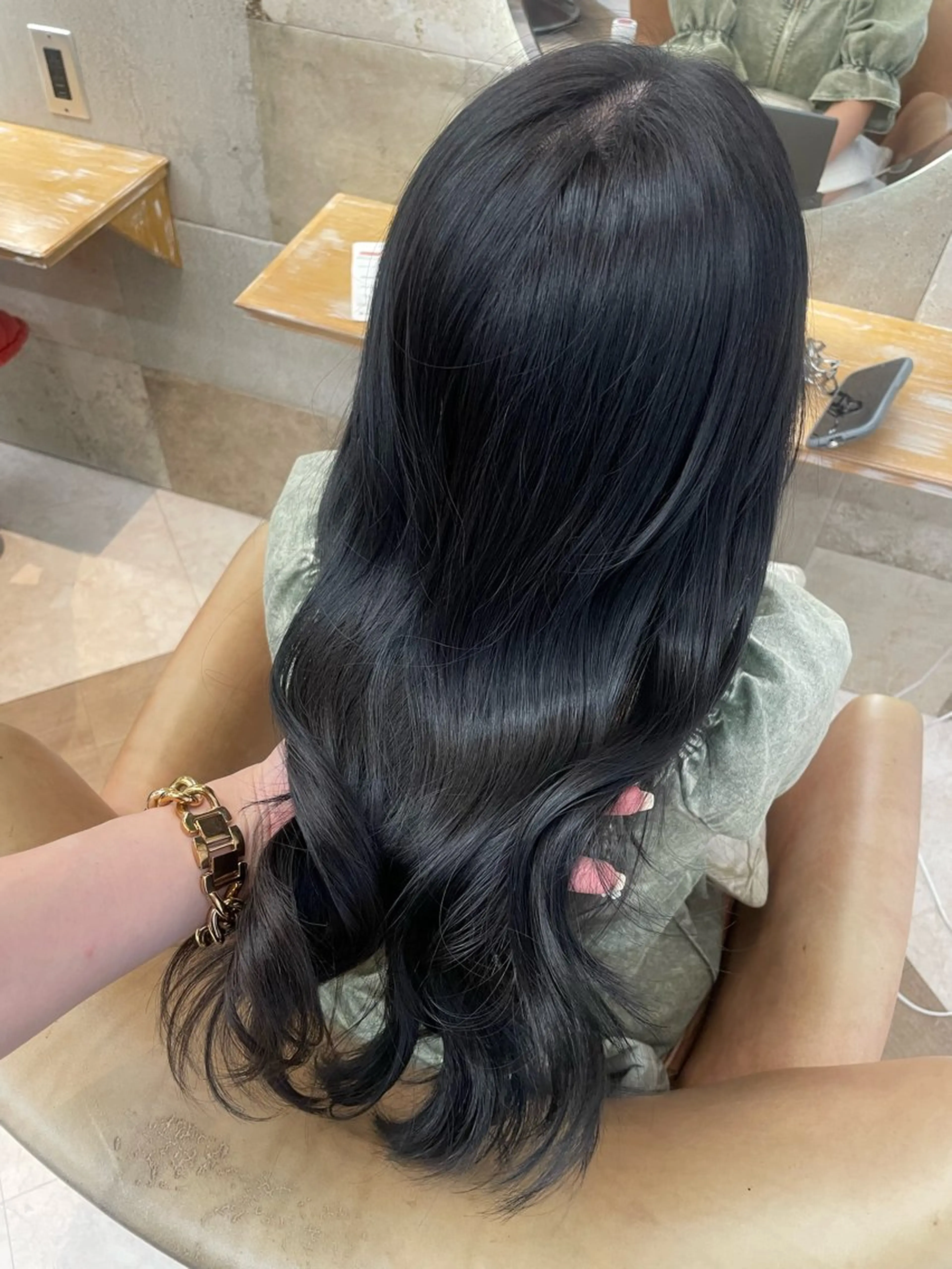ロング カット ヘアカラー トリートメント Kanami/韓国風 /艶カラーのヘアスタイル