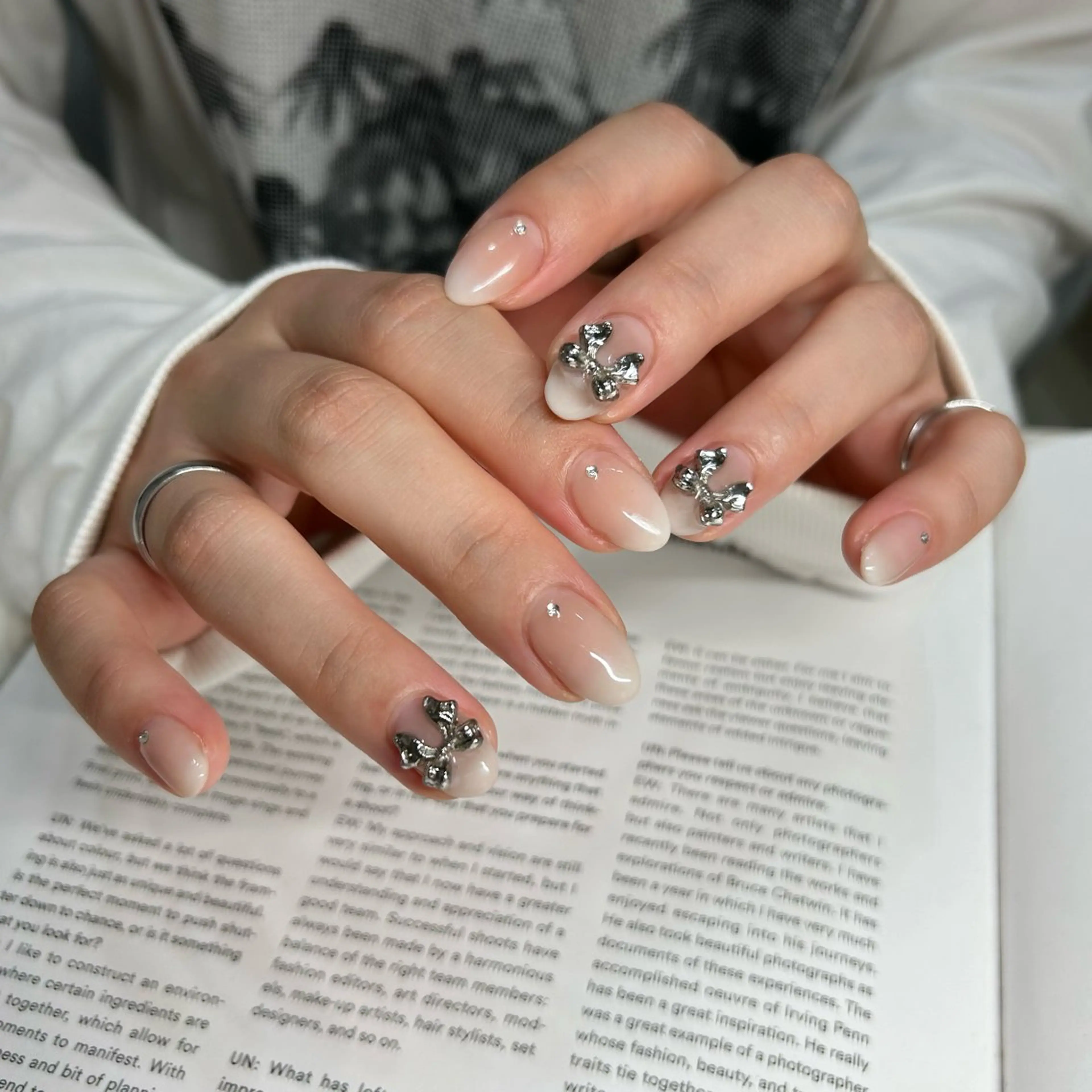 ネイル ブルー フットネイル ジェルネイル キラキラネイル 韓国ネイル RooM -mizuki-のネイルデザイン