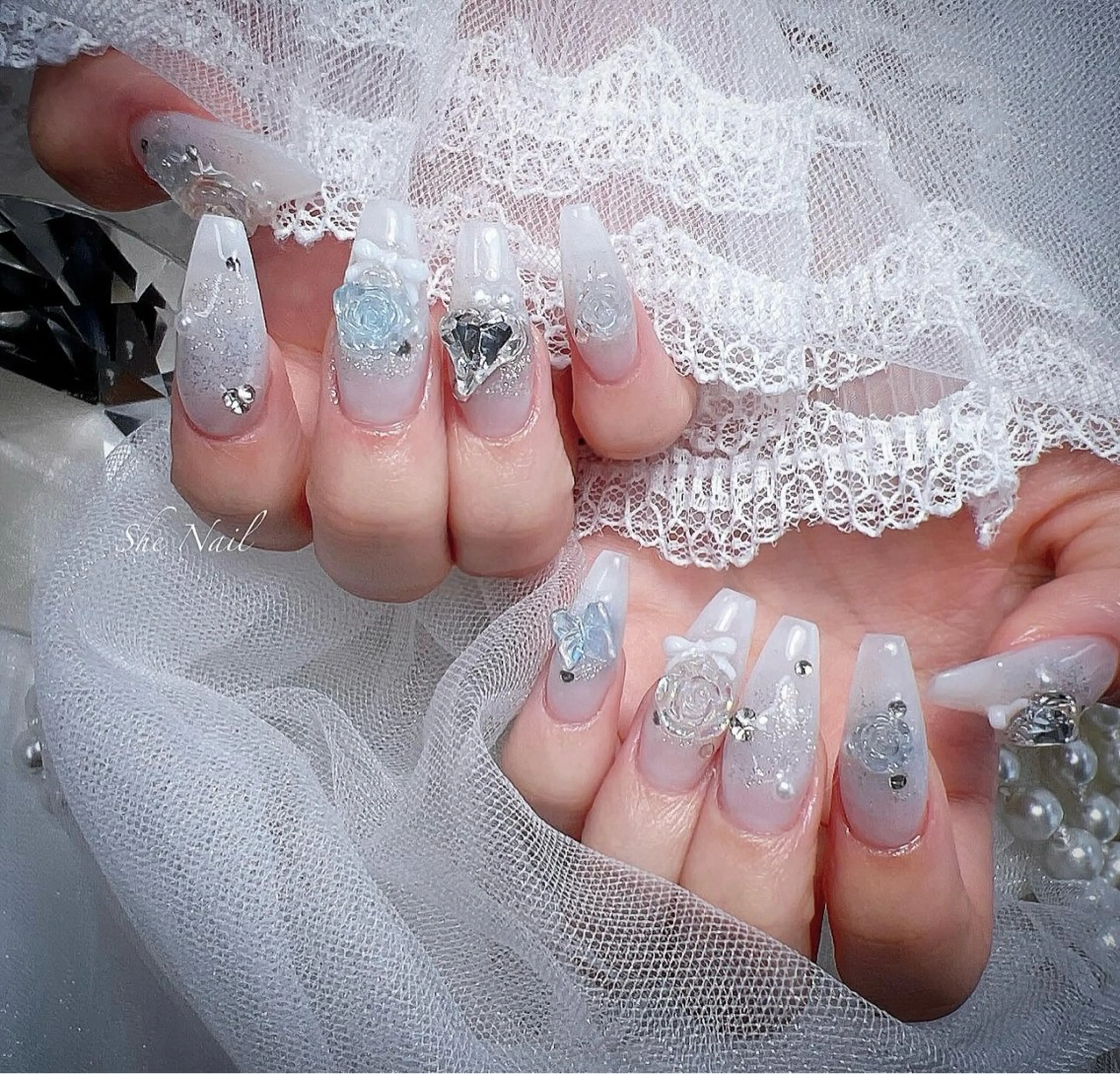 ネイル チークネイル 長さ出し 持ち込み シンプルネイル 夏ネイル ハンドネイル ISA_ BELLAのネイルデザイン