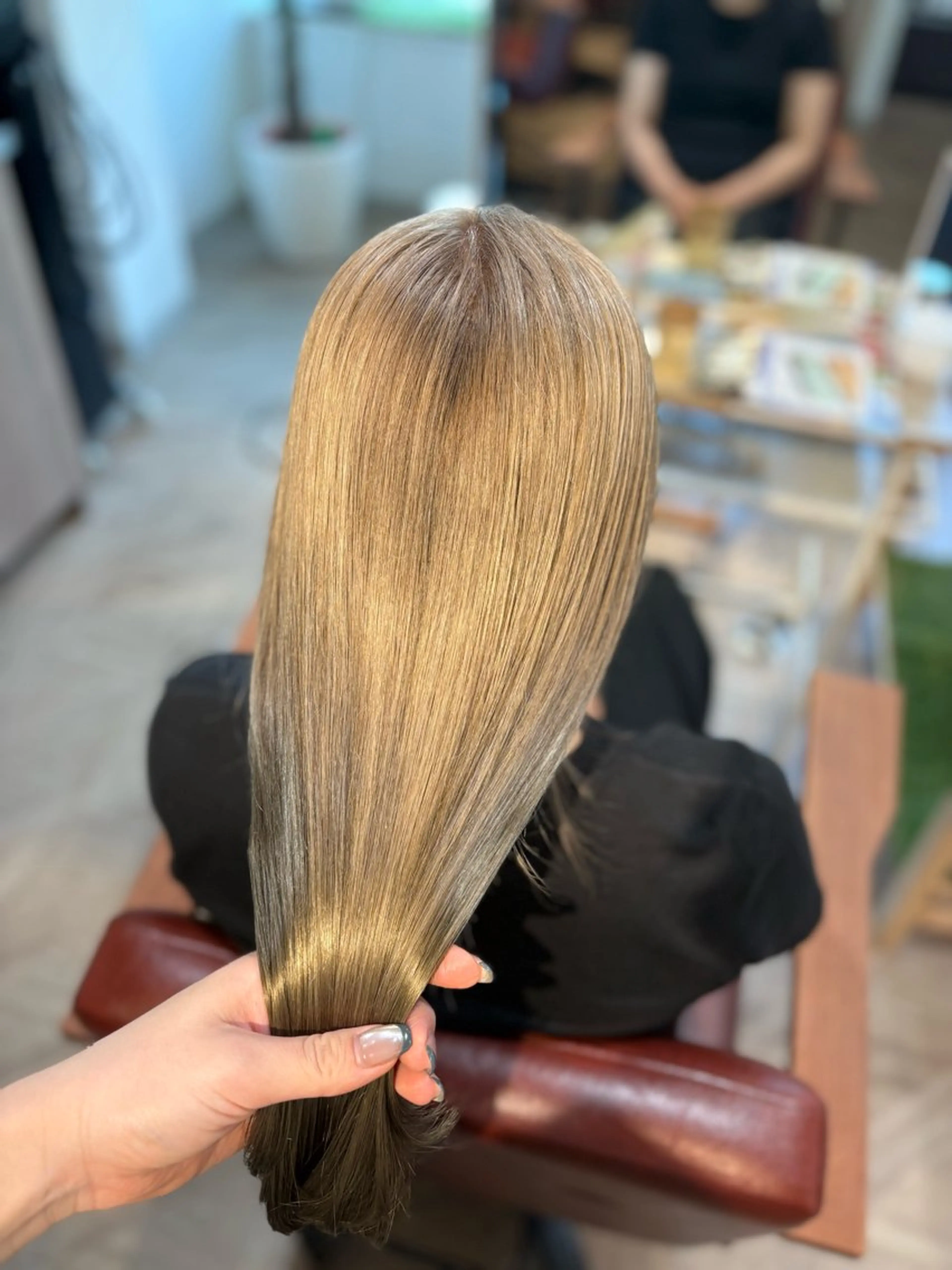 ロング カラー 檜山 知可子のヘアスタイル