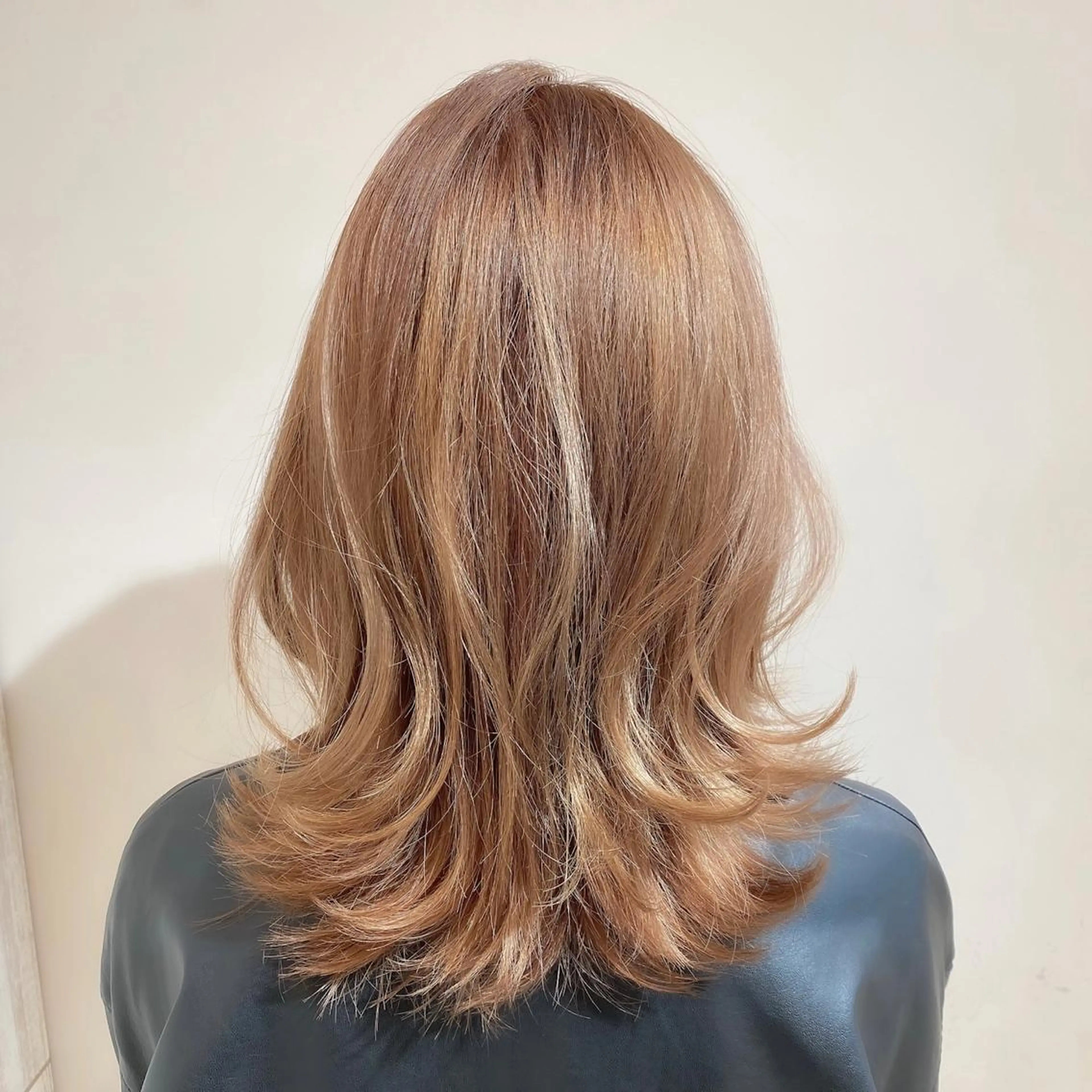 ミディアム カラー カット ヘアカラー トリートメント 顔まわりカット🌟 くびれヘア/寺門遥輝のヘアスタイル