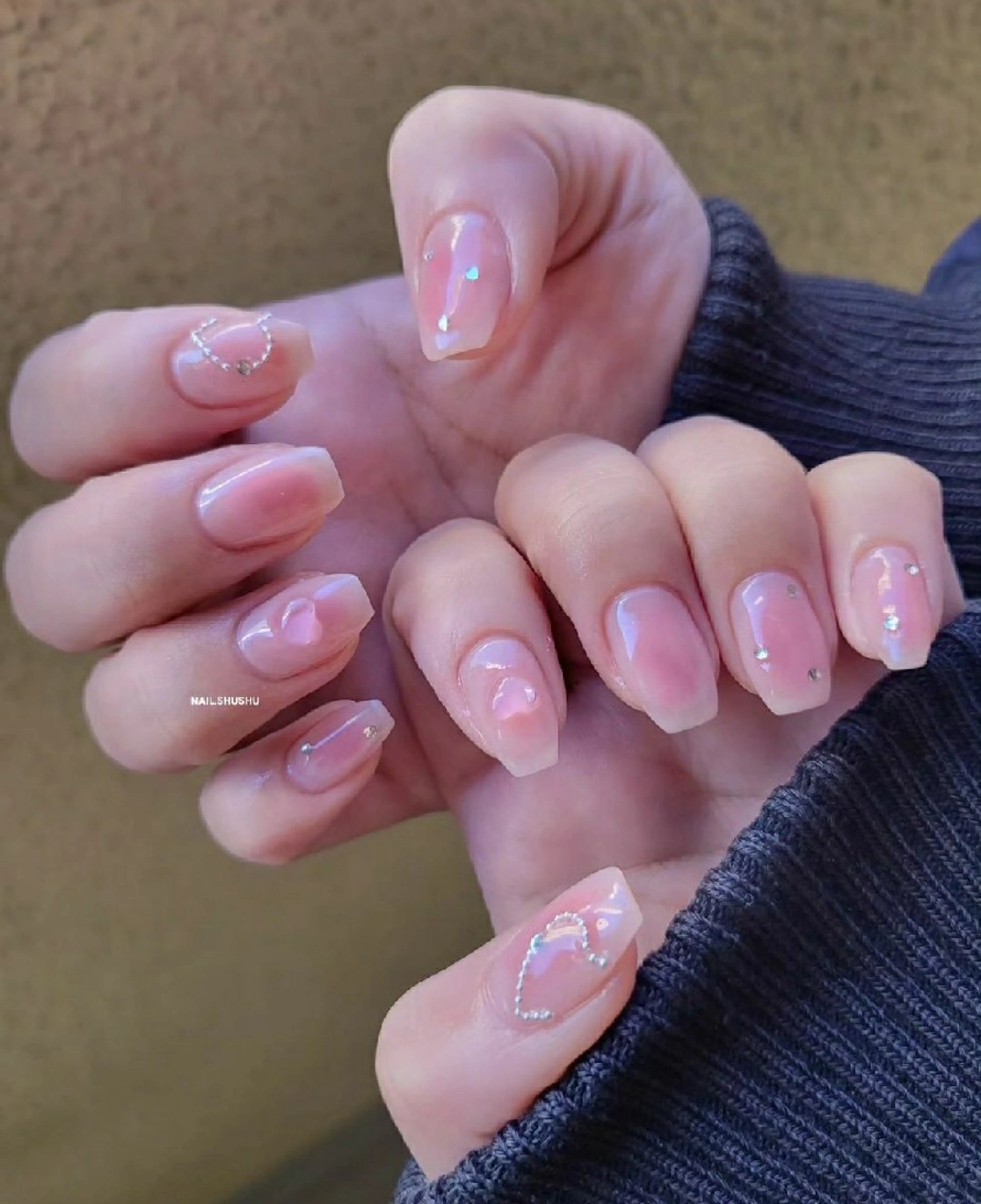 ネイル 持ち込み ニュアンスネイル ワンカラーネイル シンプルネイル 冬ネイル ハンドネイル 3dパーツ/流行り 👧shushu❤️のネイルデザイン