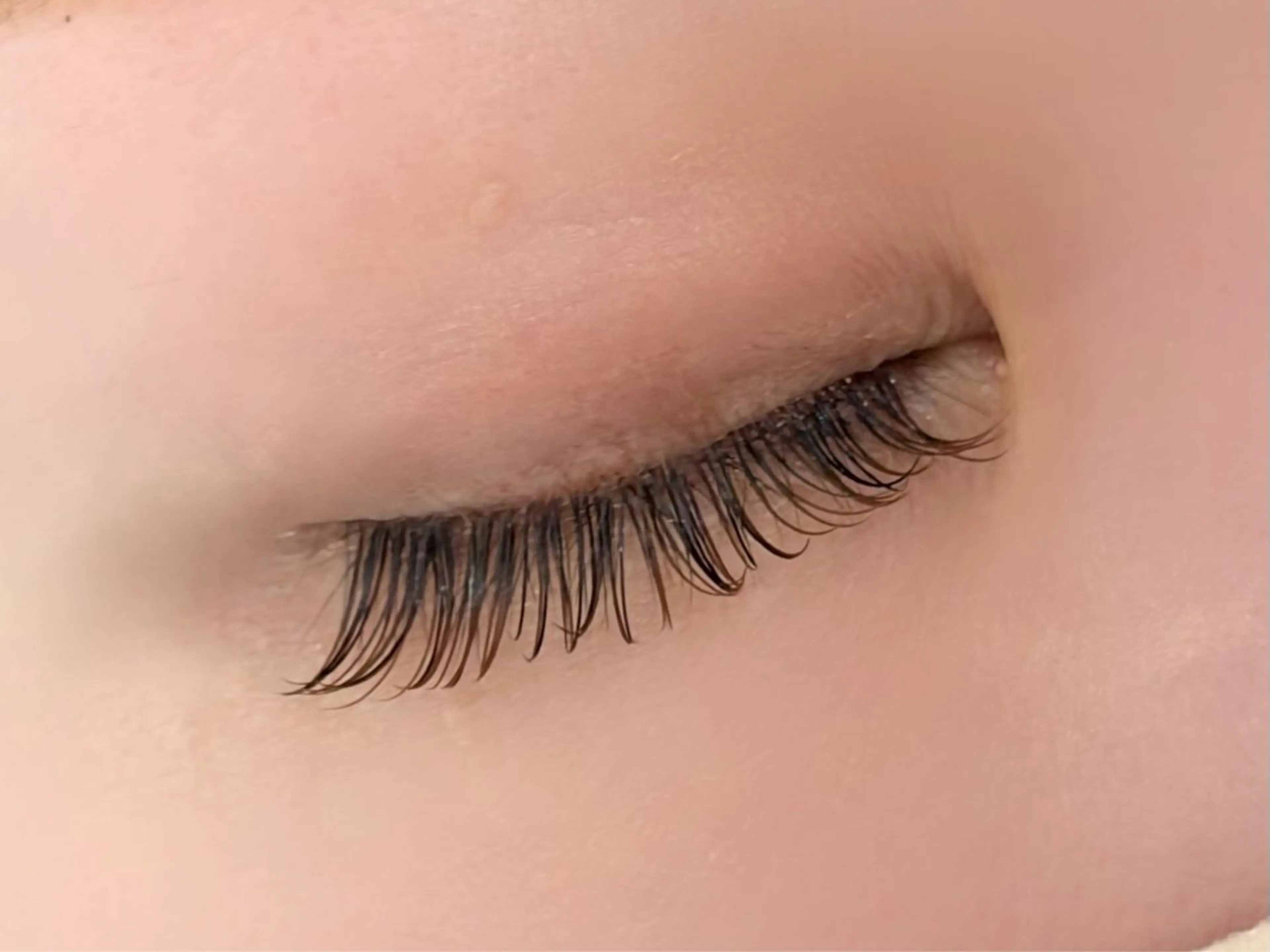 マツエク・マツパ カラーマツエク マツエク フラットラッシュ/ LEDマツエク/石原のマツエク・マツパデザイン