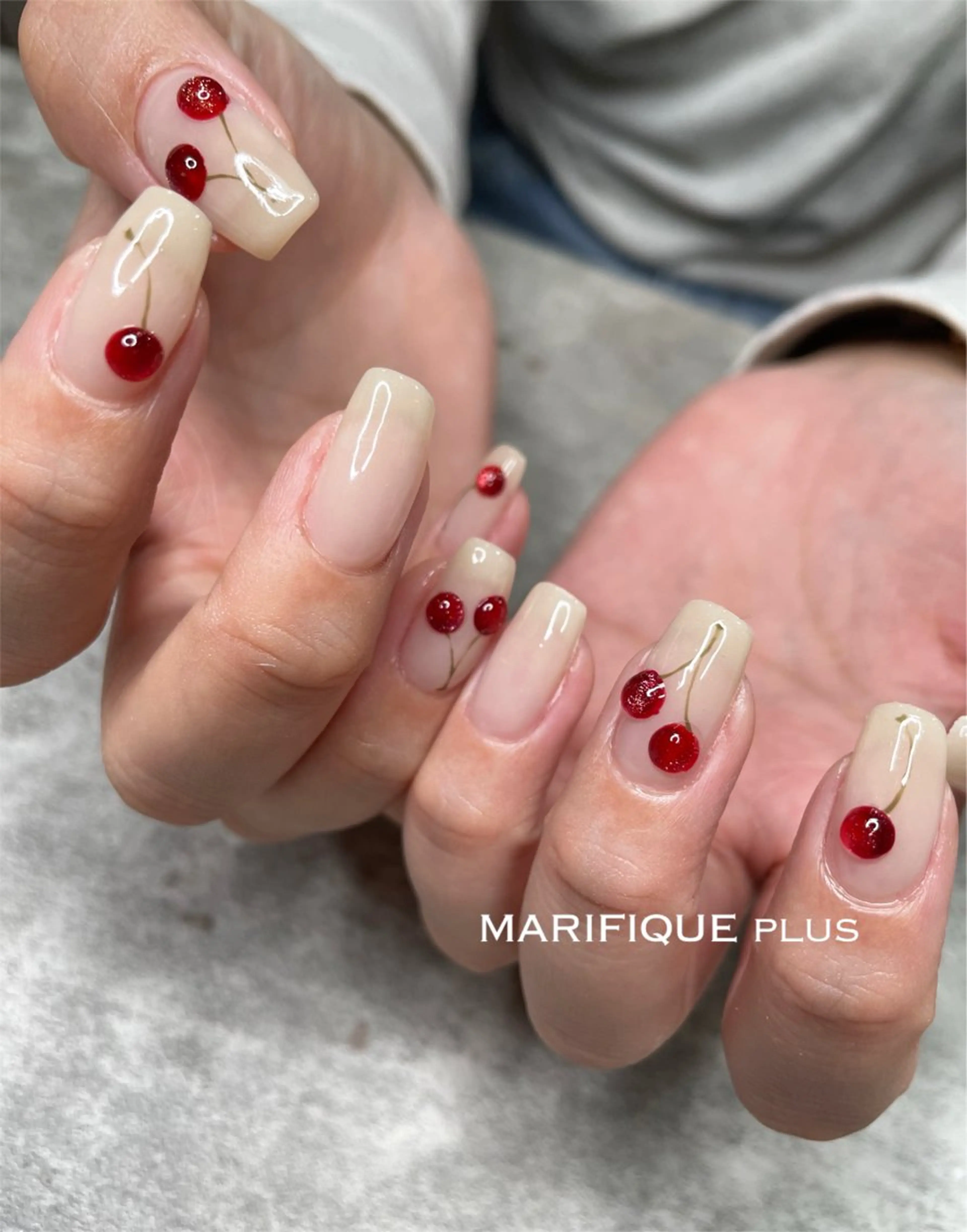 ネイル マグネットネイル 赤色 春ネイル ハンドネイル ma riのネイルデザイン