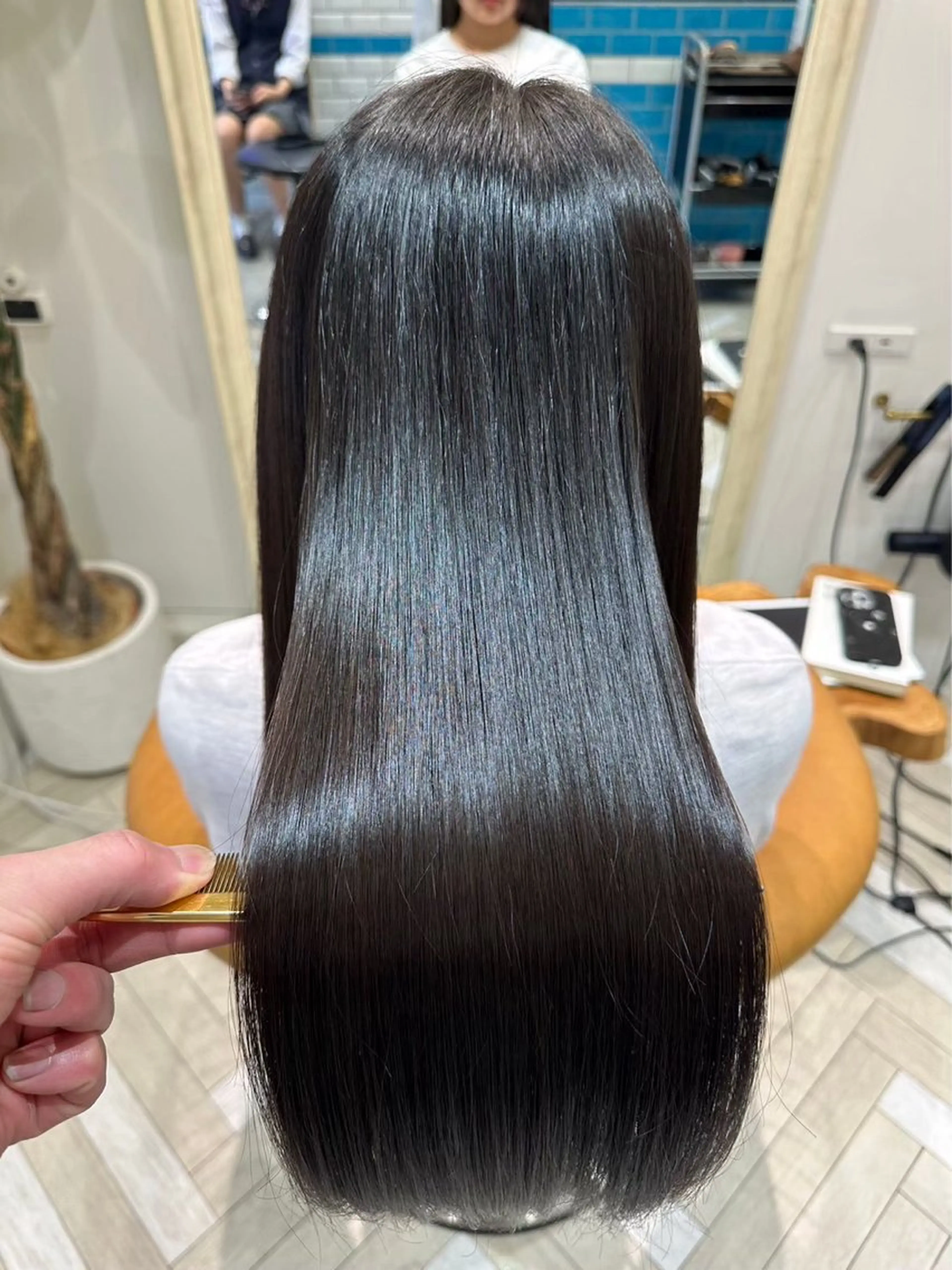 ロング カラー パーマ ブリーチ 縮毛矯正 ストレートパーマ 絶対垢抜けレイヤー/ 透明感カラーリョウヤのヘアスタイル