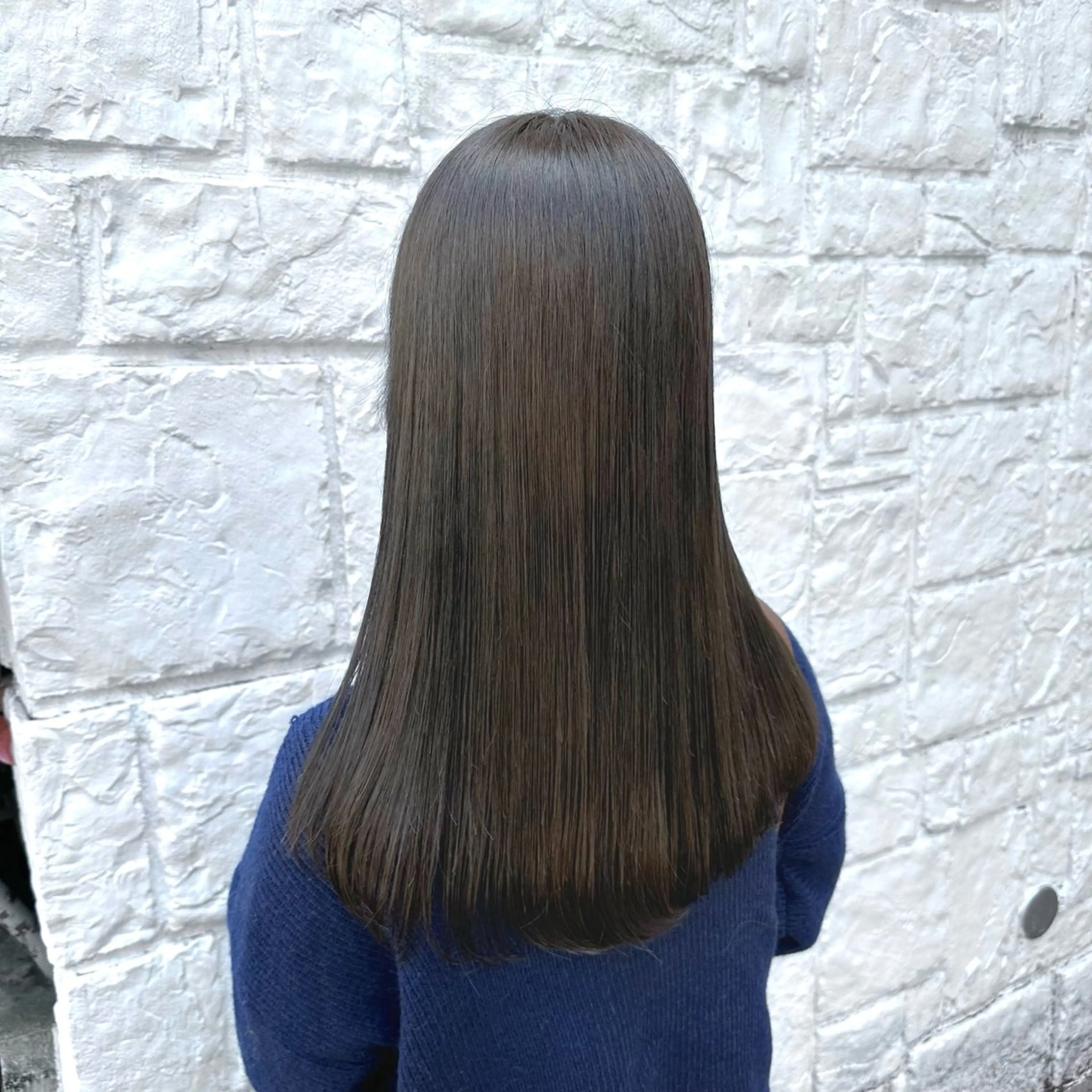 セミロング カラー カット ヘアカラー トリートメント ヘッドスパ ヘアセット 短めショートカット カットモデルのヘアスタイル