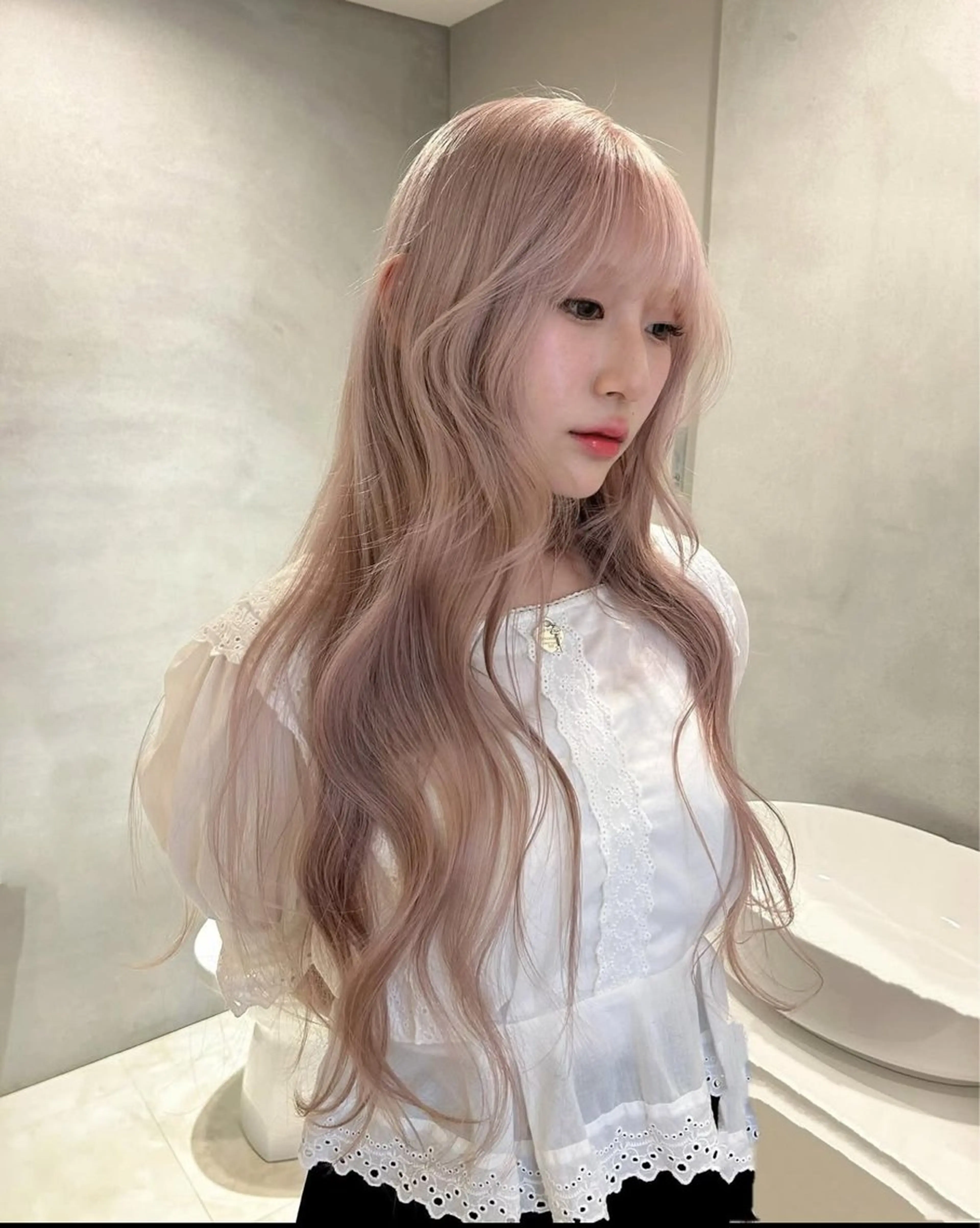 ロング カラー ヘアカラー トリートメント PELEハイトーン shinobuのヘアスタイル