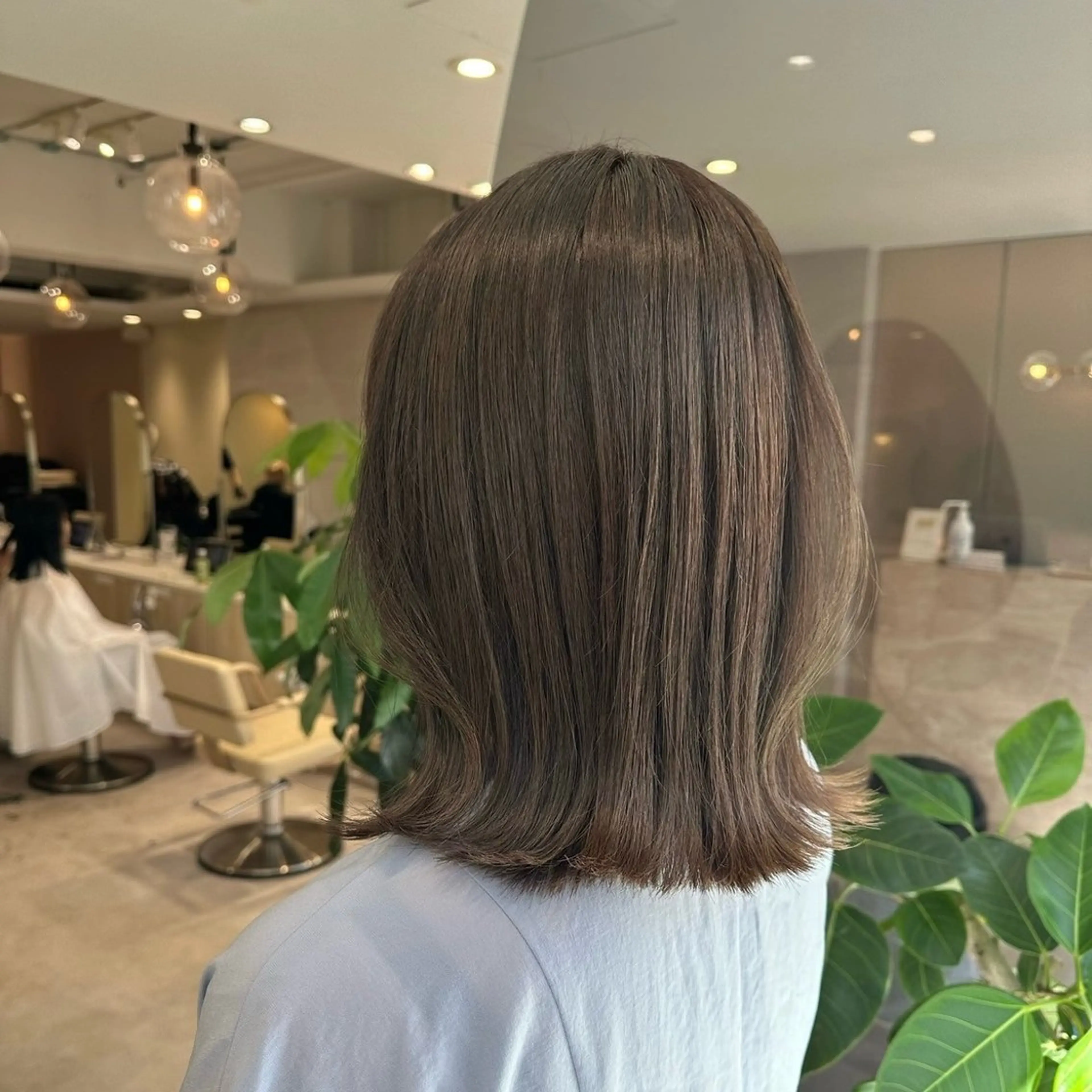 ミディアム カラー イルミナカラー ボブ くびれヘア 髪質改善 トリートメント カット ヘアカラー 透明感カラー🌿 グレージュ🐺陽介のヘアスタイル