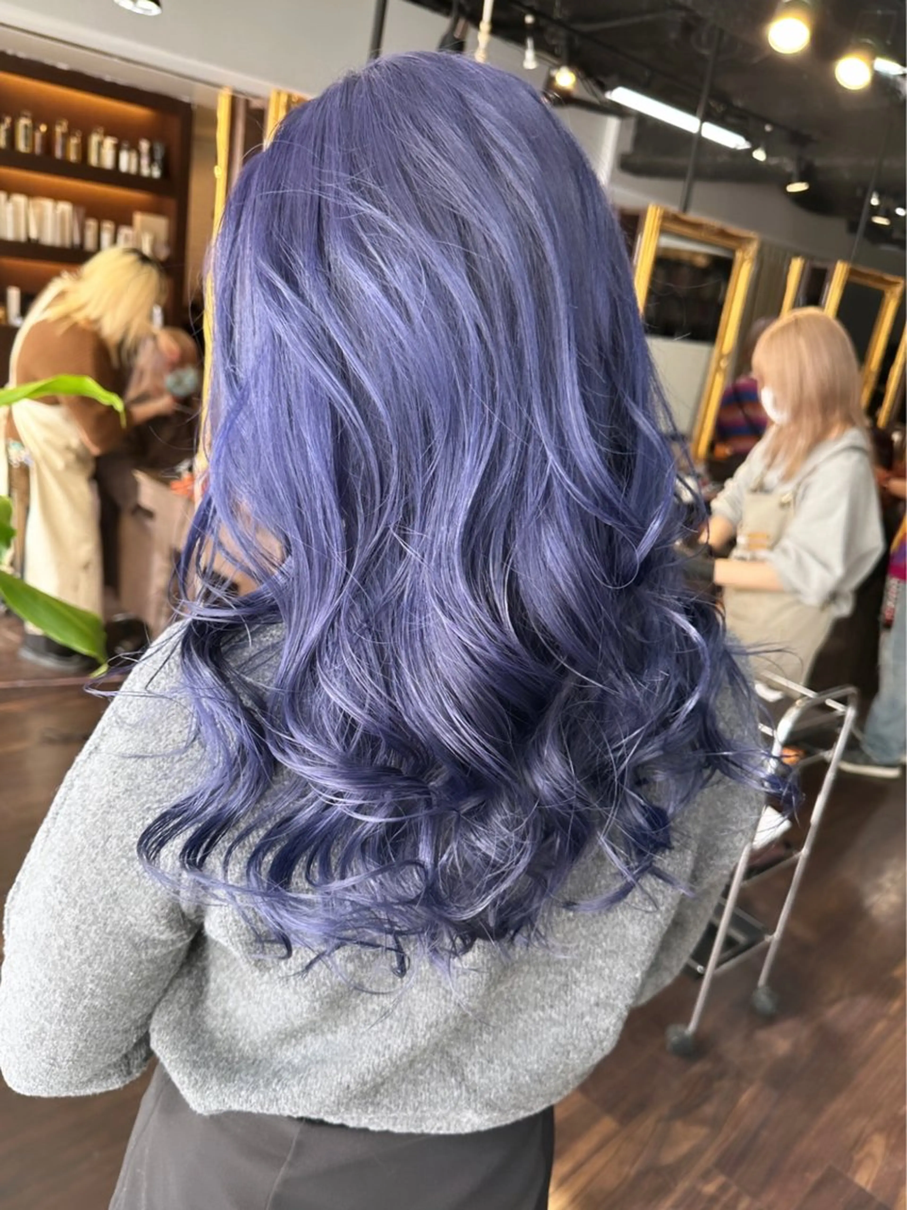 セミロング カラー ヘアアレンジ ベージュカラー ブリーチ イヤリングカラー ハイトーンカラー ミルクティーベージュ カット ヘアカラー トリートメント 髪質改善/レイヤー 縮毛矯正/ケラチン耀のヘアスタイル