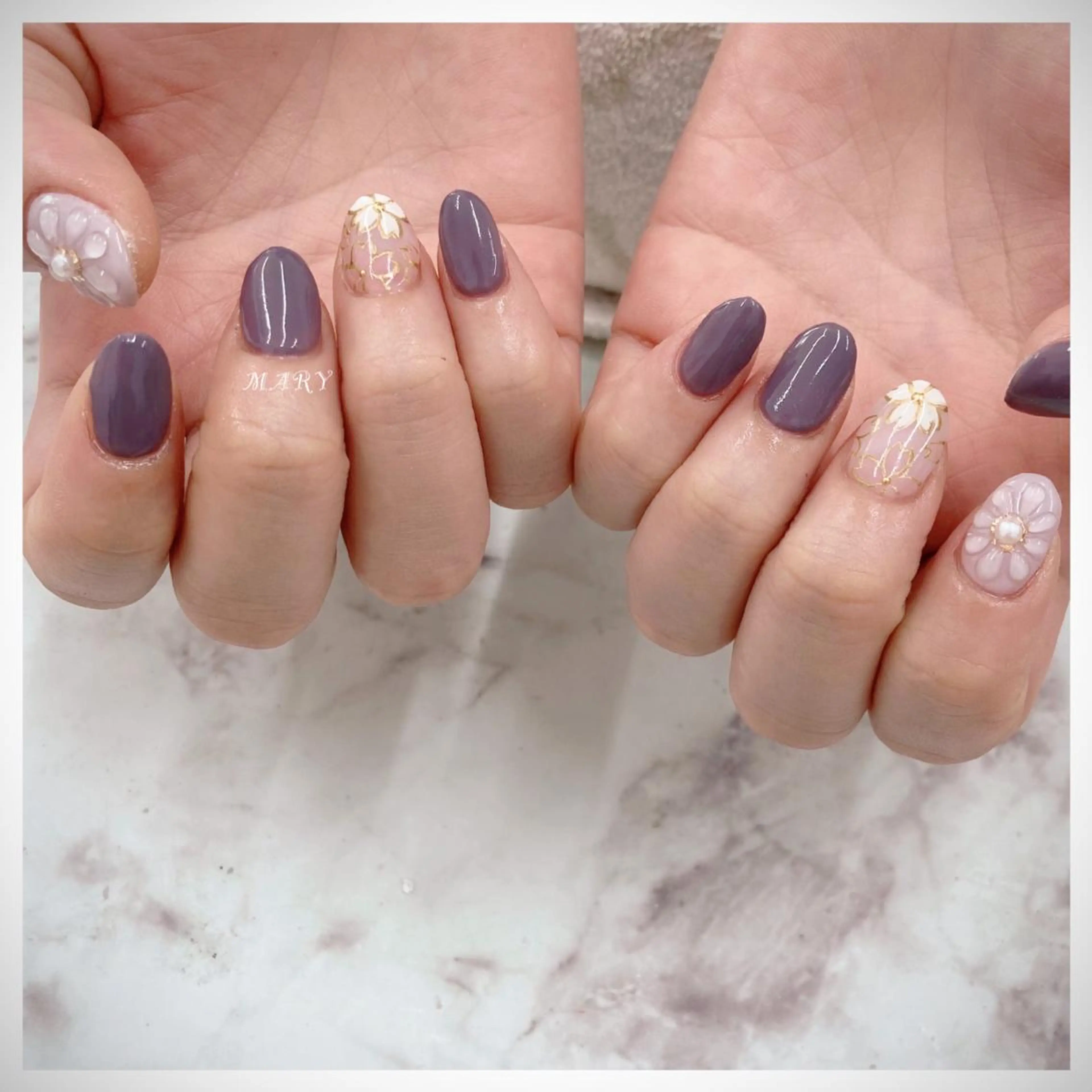 ネイル アートネイル フラワーネイル ニュアンスネイル ワンカラーネイル パープル ハンドネイル Mary nail .narumiのネイルデザイン