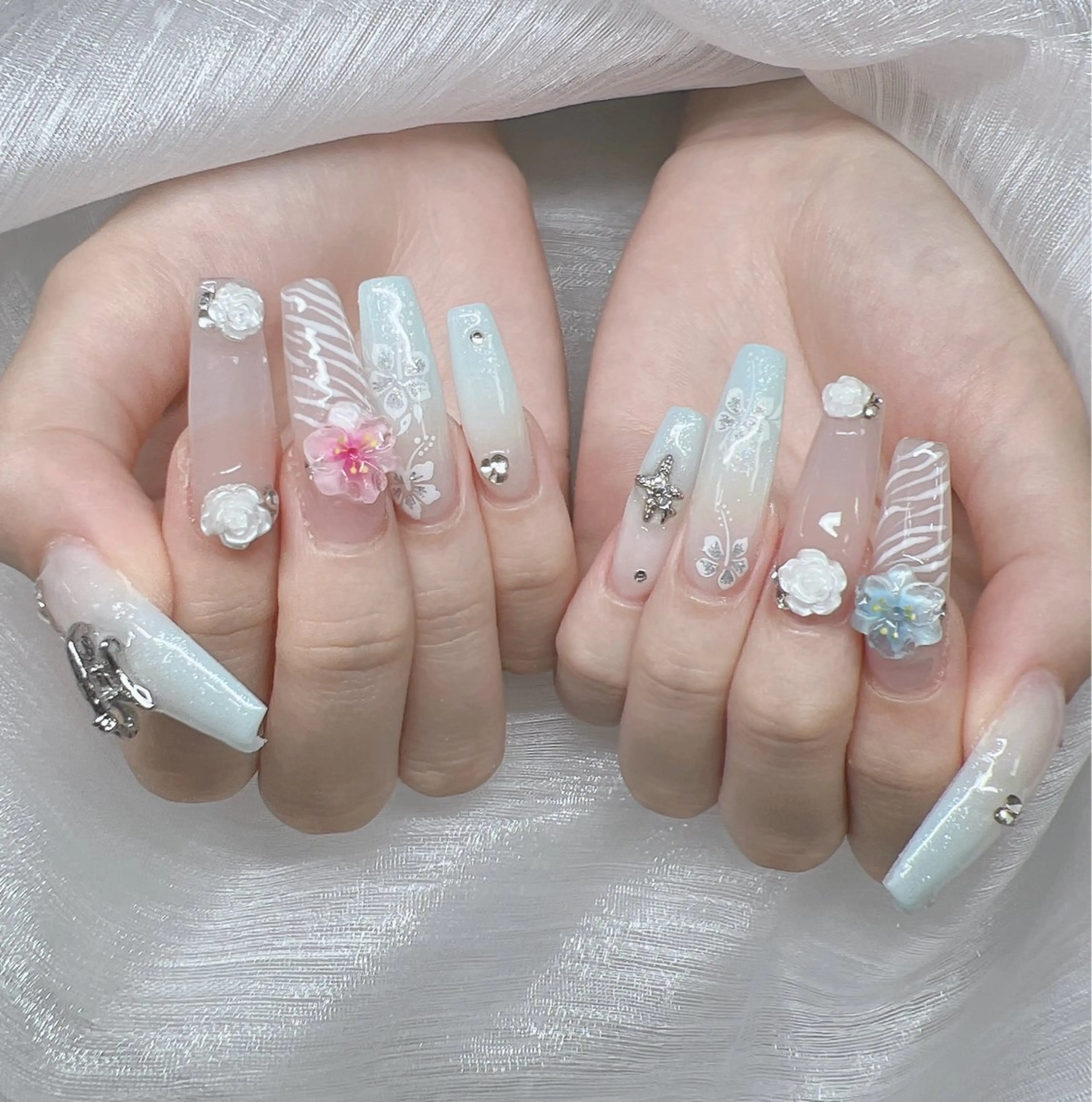 ネイル 長さ出し グラデーション キラキラネイル マグネットネイル ニュアンスネイル Lee Nails チップ長さだし専門店のネイルデザイン